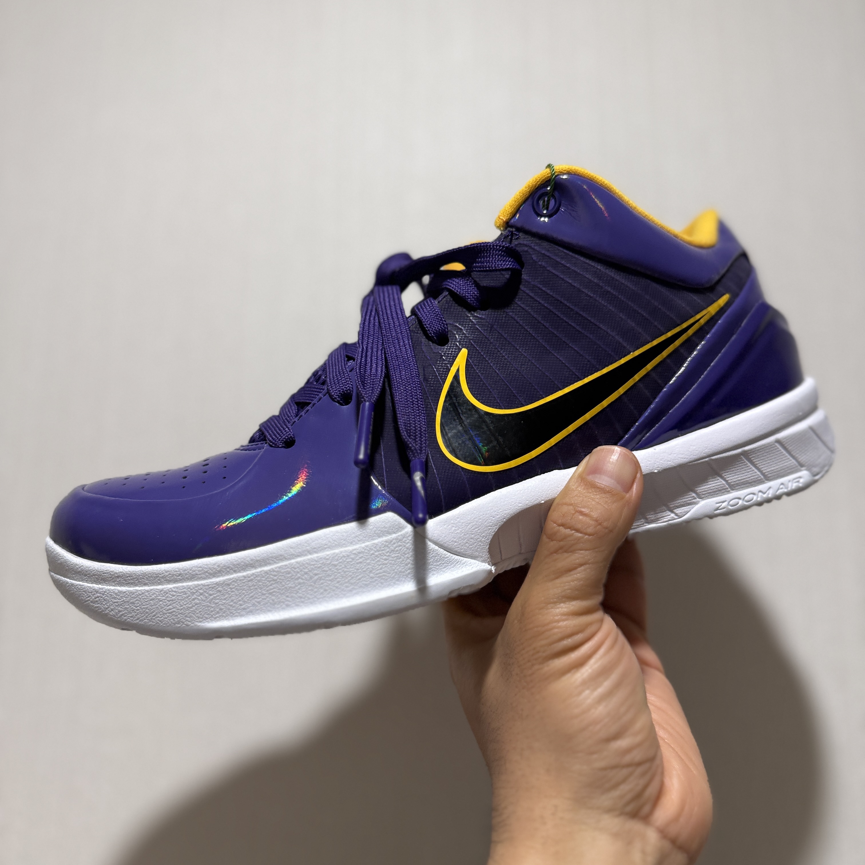 Nike x Undefeated Kobe 4 Protro Los Angeles Lakers 착용 스타일