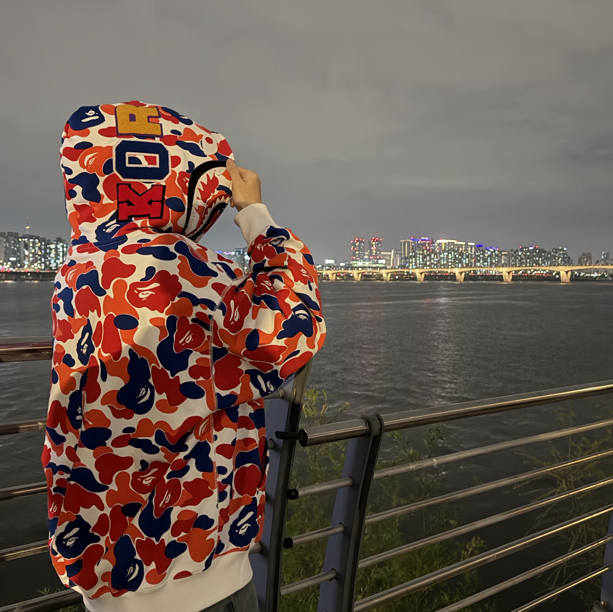 BAPE Full Zip Shark Hoodie Multi - Korea Exclusive, Gen.G 2024 Windbreaker Black 착용 스타일 - 2