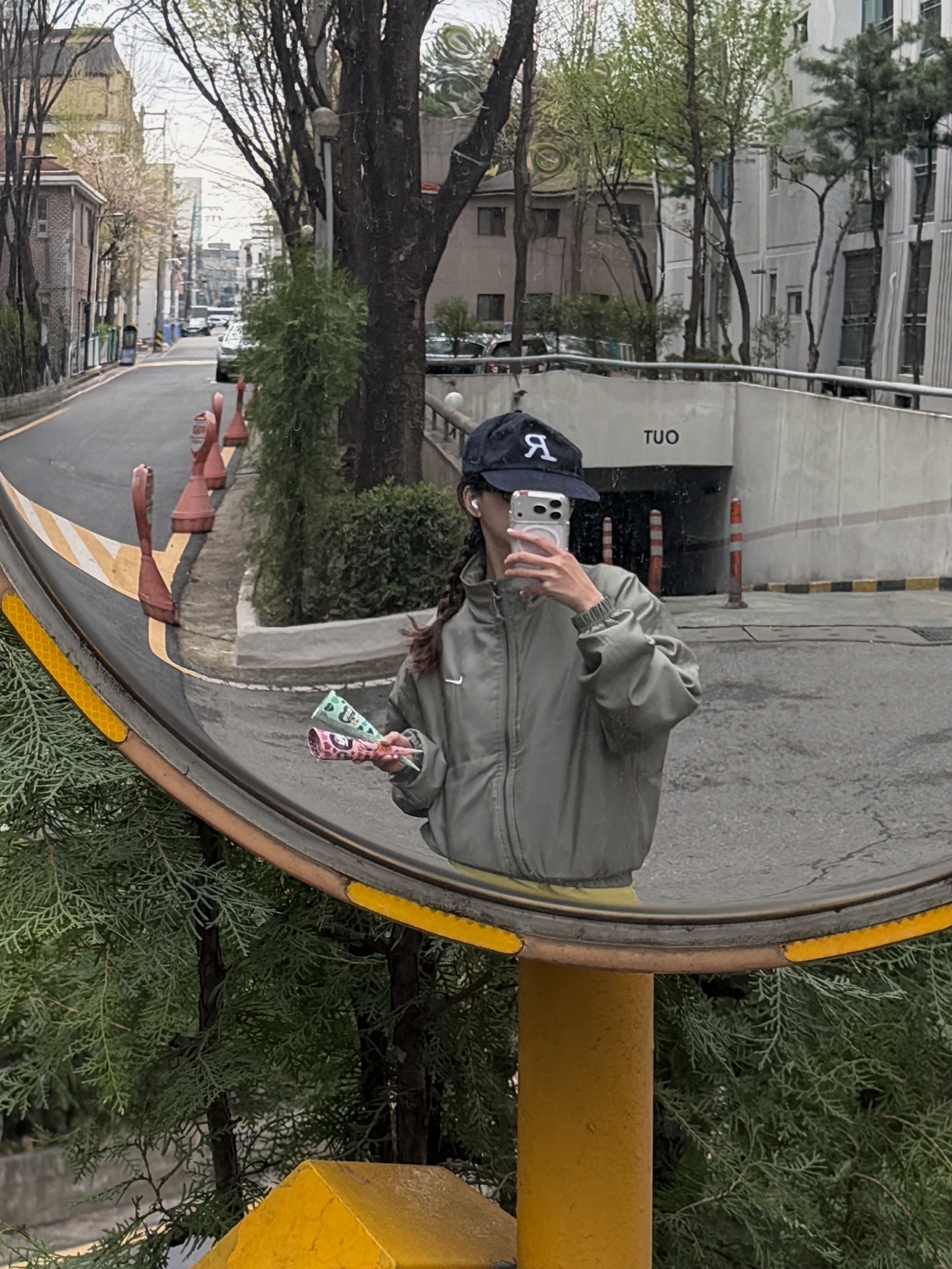 Nike NRG Solo Swoosh Satin Bomber Jacket Light Army - Asia, Nike Air Zoom Pegasus 41 Gore-Tex Cannon Obsidian 착용 스타일 - 1