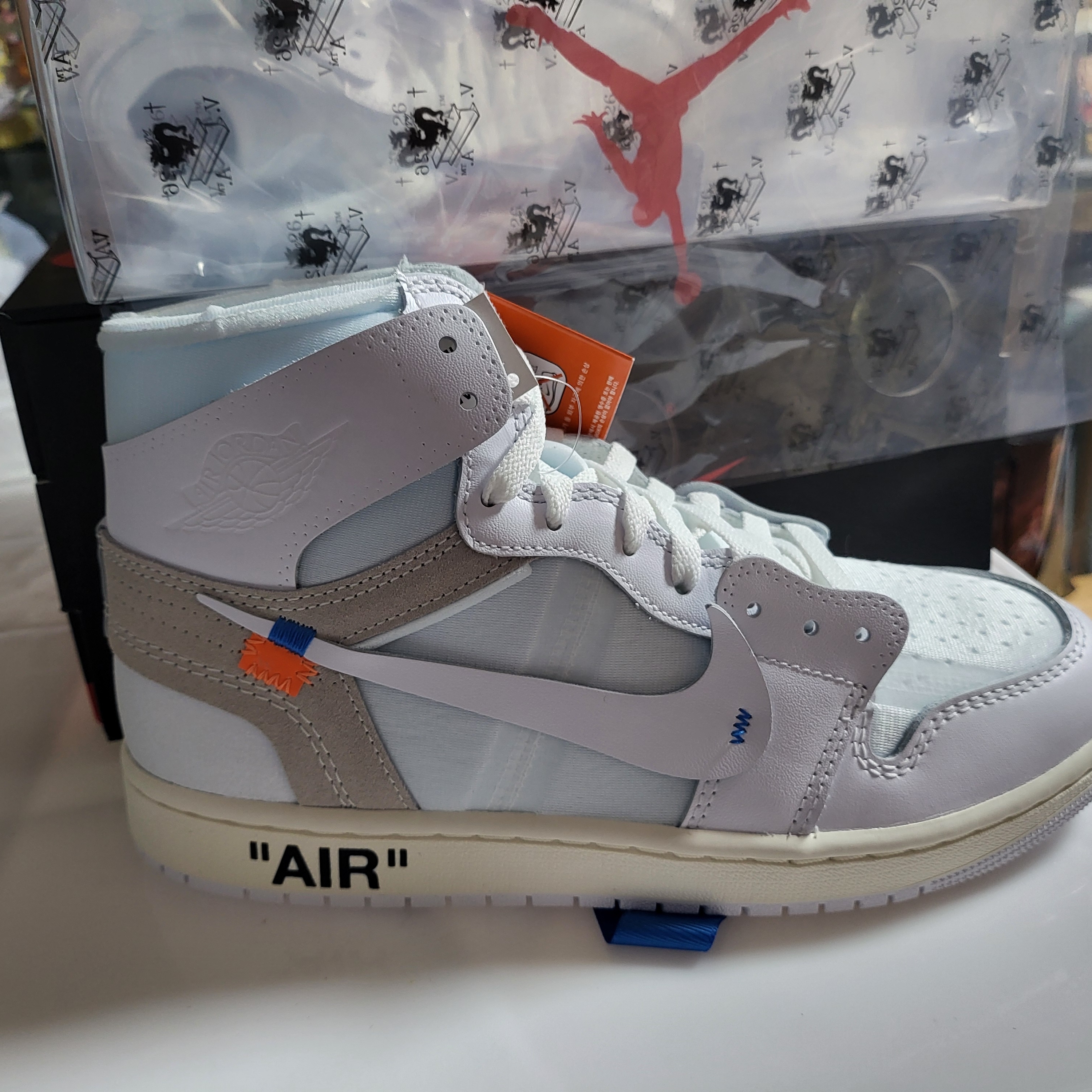 Jordan 1 x Virgil Abloh Archive Retro High Alaska White 착용 스타일 - 3