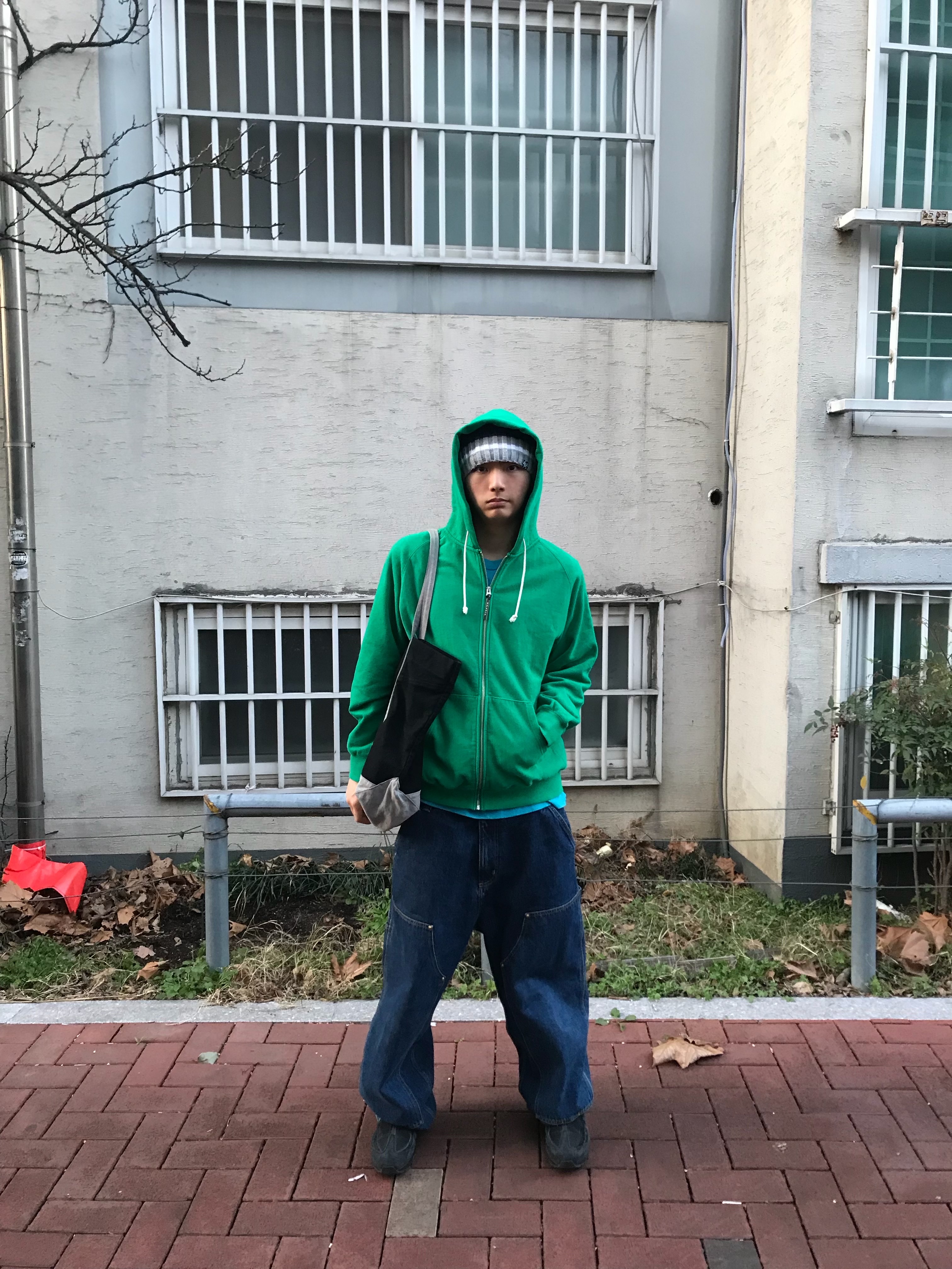 Carhartt WIP Nash Loose Fit Double Knee Pants Blue Stone Washed, Nike Air Max 95 ZIP SP Big Bubble Black 착용 스타일 - 1