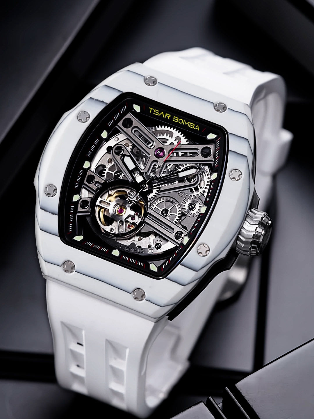 Tsar Bomba Elemental Carbon Fiber Automatic TB8208CF-35 Elite White 착용 스타일 - 1