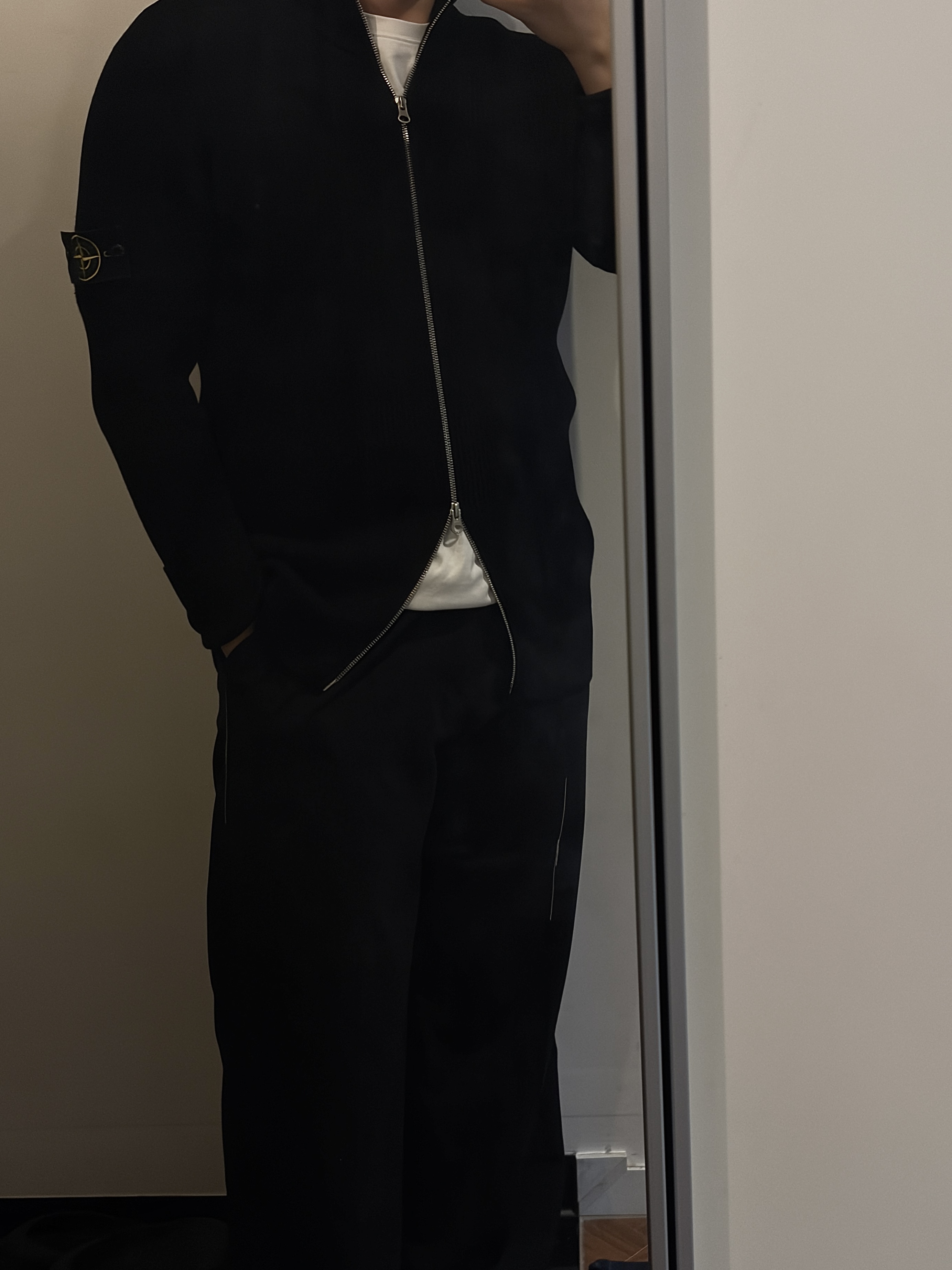 Stone Island 526D8 Ribbed Soft Cotton Cardigan Knit Black - 24SS, Zara x Ader Error Wide Pants Black 착용 스타일 - 1