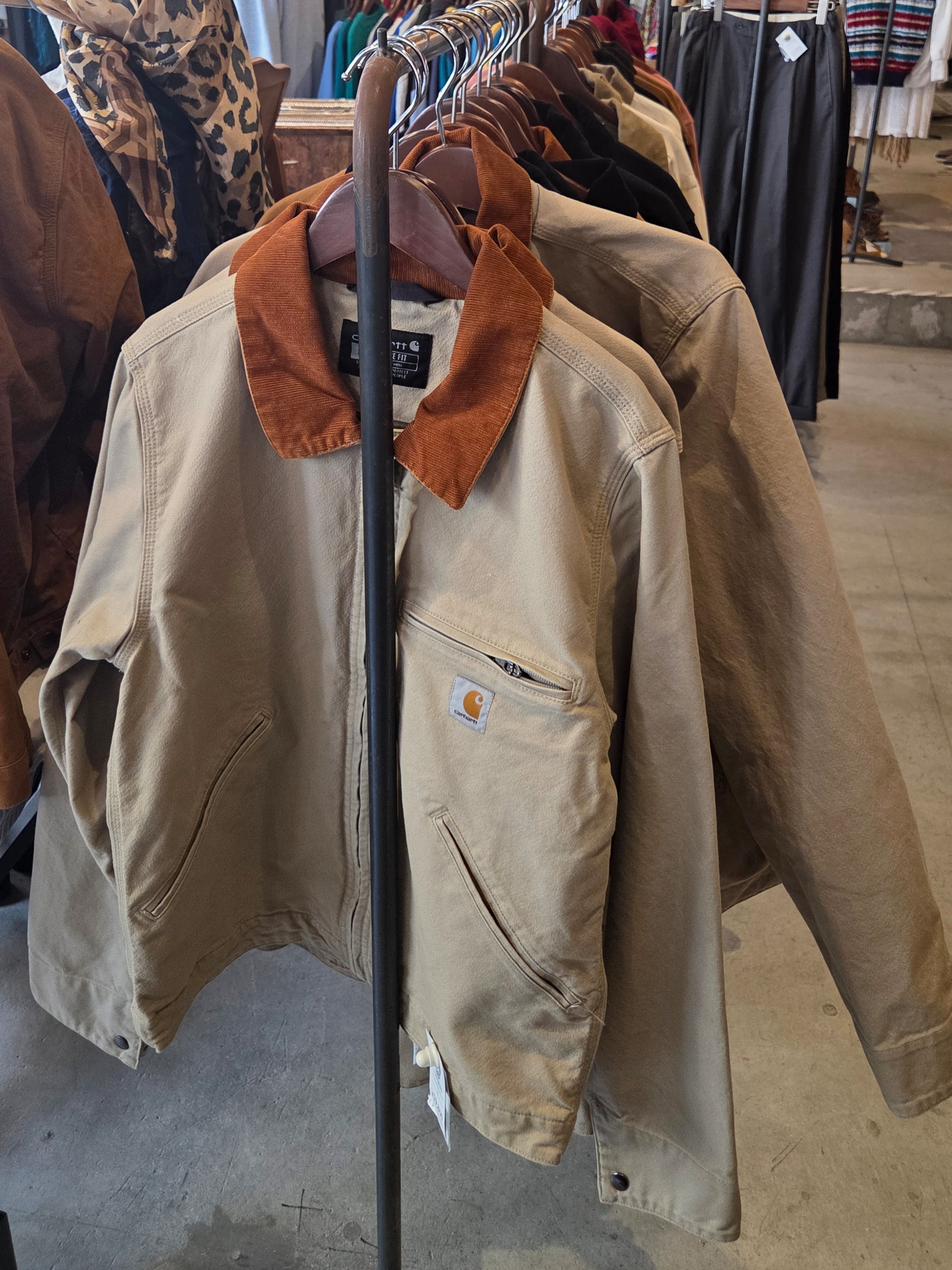 Carhartt WIP Detroit Jacket Dusty Hamilton Brown Tobacco 착용 스타일 - 2