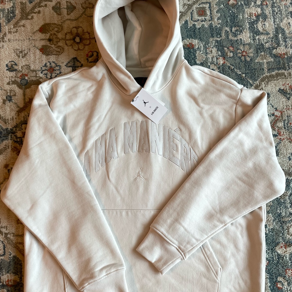 Jordan x A Ma Maniere Hoodie Phantom (HF0540-030) 착용 스타일 - 1
