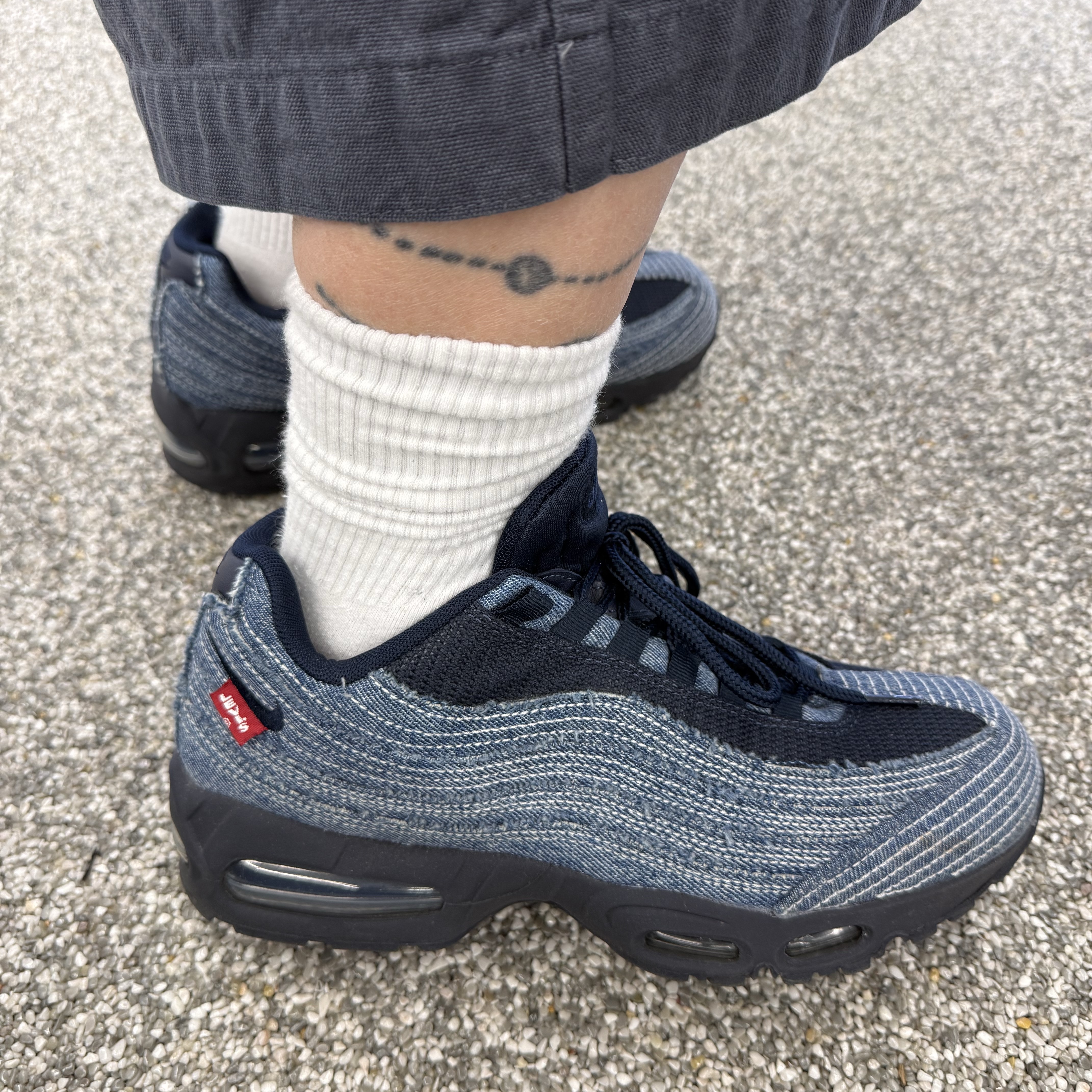 Travis Scott Cactus Jack x Fragment x Nike Houston To Ise Mie Hat Black, Travis Scott Cactus Jack x Fragment x Murakami Takashi The Down T-Shirt Pink 착용 스타일 - 4