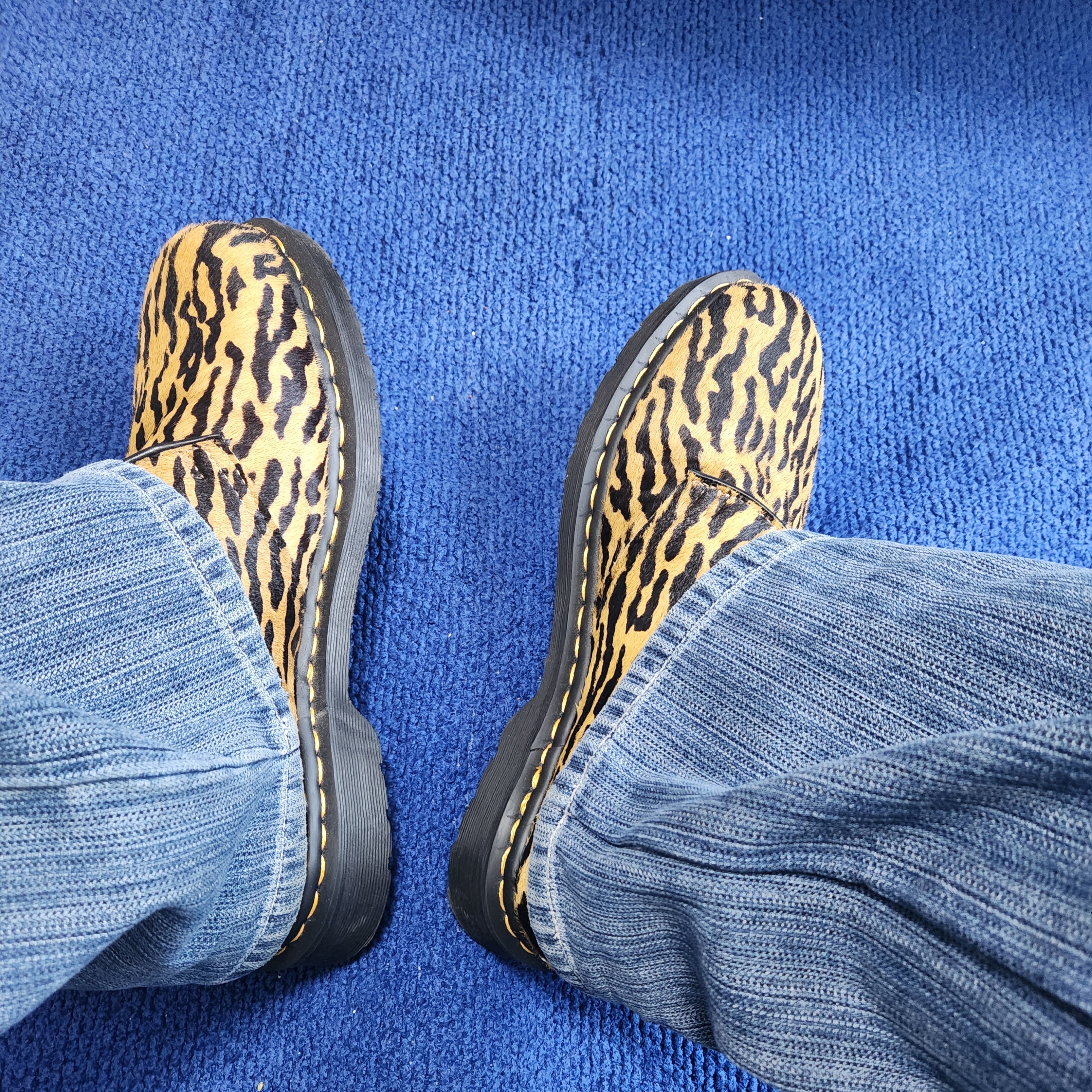 Dr. Martens x Wacko Maria 1461 Tiger Camo Hair On Camel Black 착용 스타일 - 2