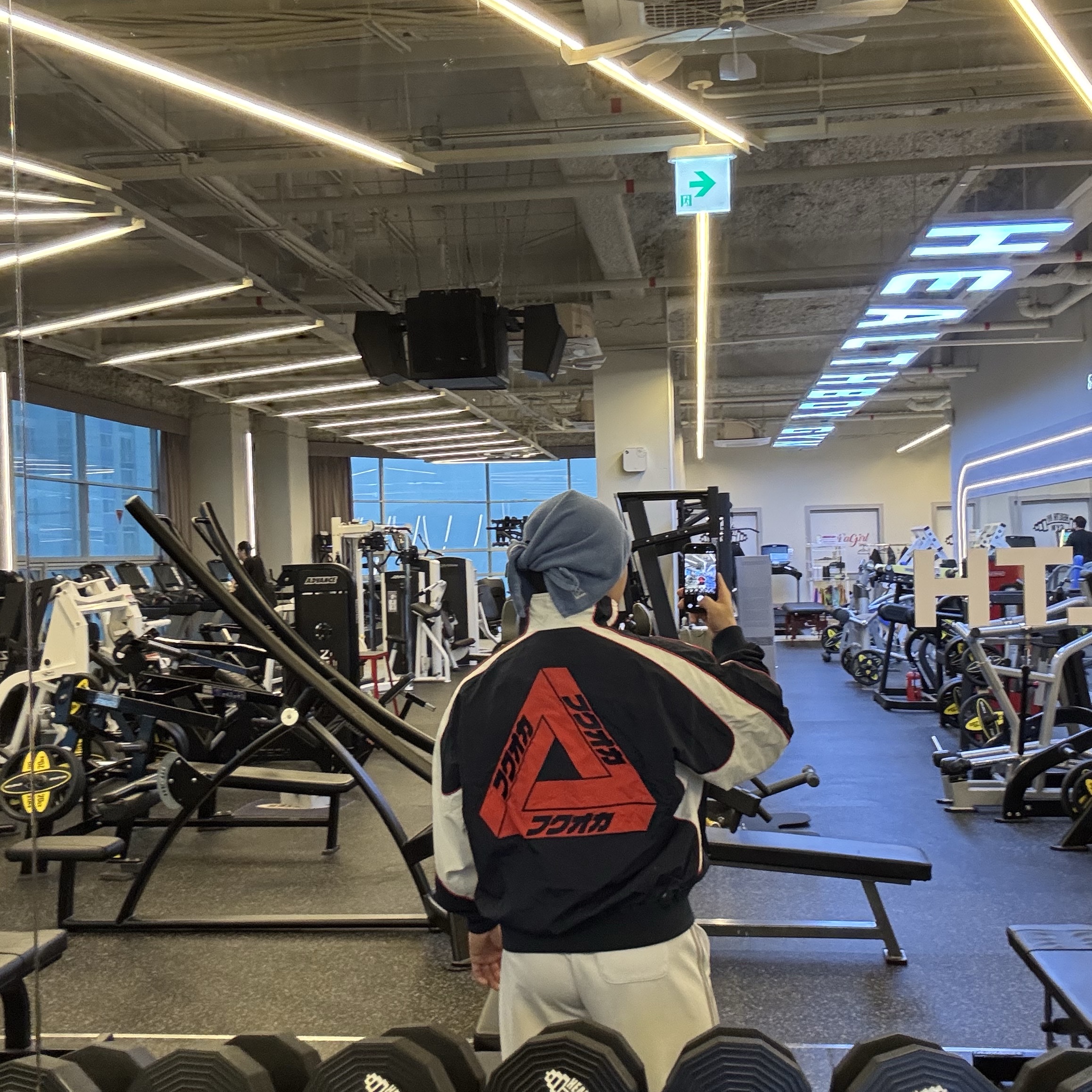 Palace Fukuoka Track Jacket Navy - 25FW 착용 스타일 - 2