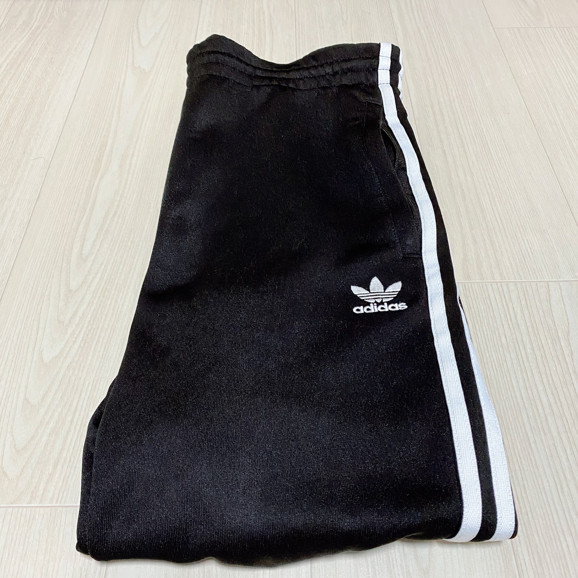 Adidas Adicolor Baggy Fit Firebird Track Pants Black - KR Sizing 착용 스타일
