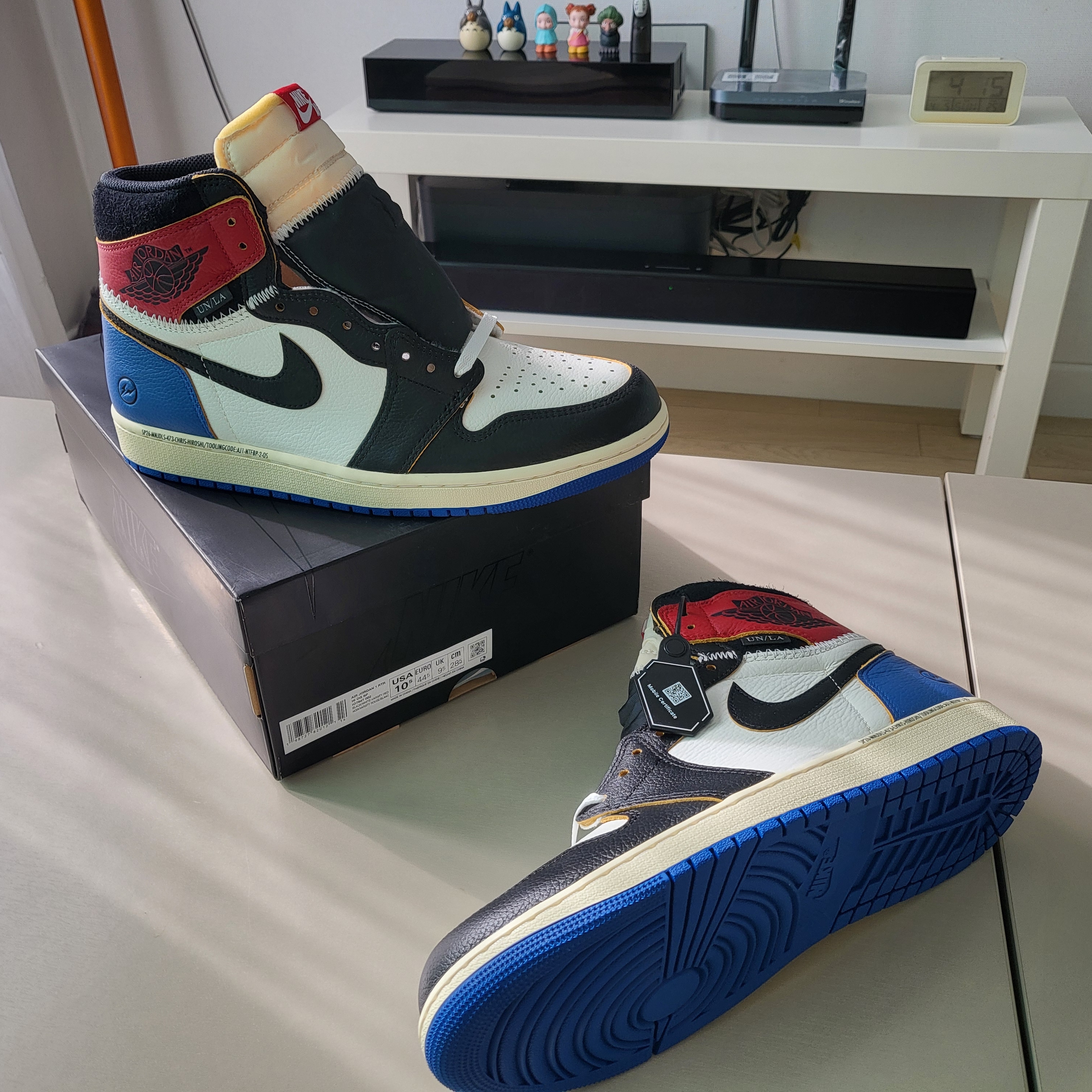 Jordan 1 x Fragment x Union LA Black and Varsity Red 착용 스타일 - 1