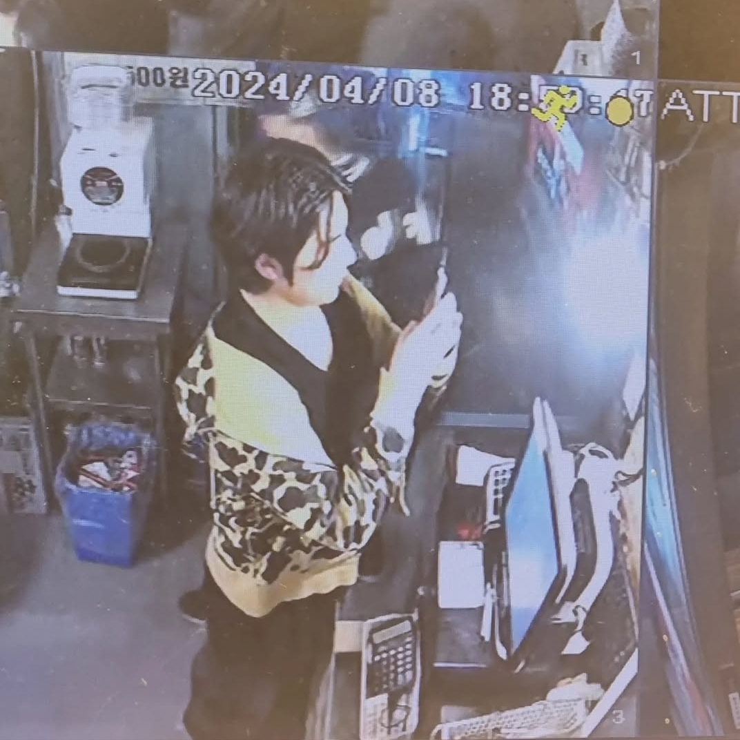 BAPE 1st Camo Full Zip Hoodie Yellow 착용 스타일