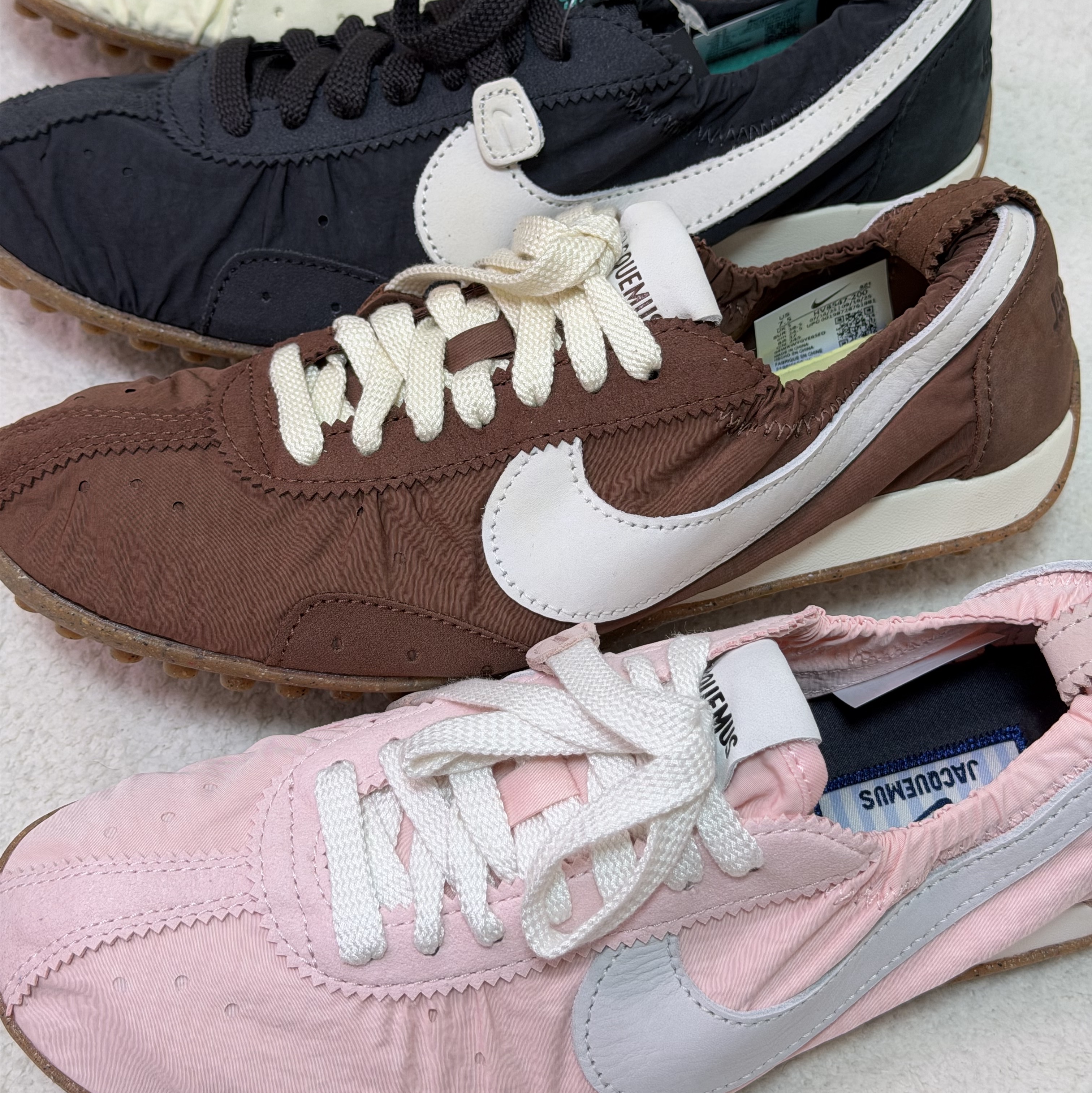 Nike x Jacquemus Moon Shoe SP University Red and Bicycle Yellow, Nike x Jacquemus Moon Shoe SP Alabaster Off Noir 착용 스타일 - 5