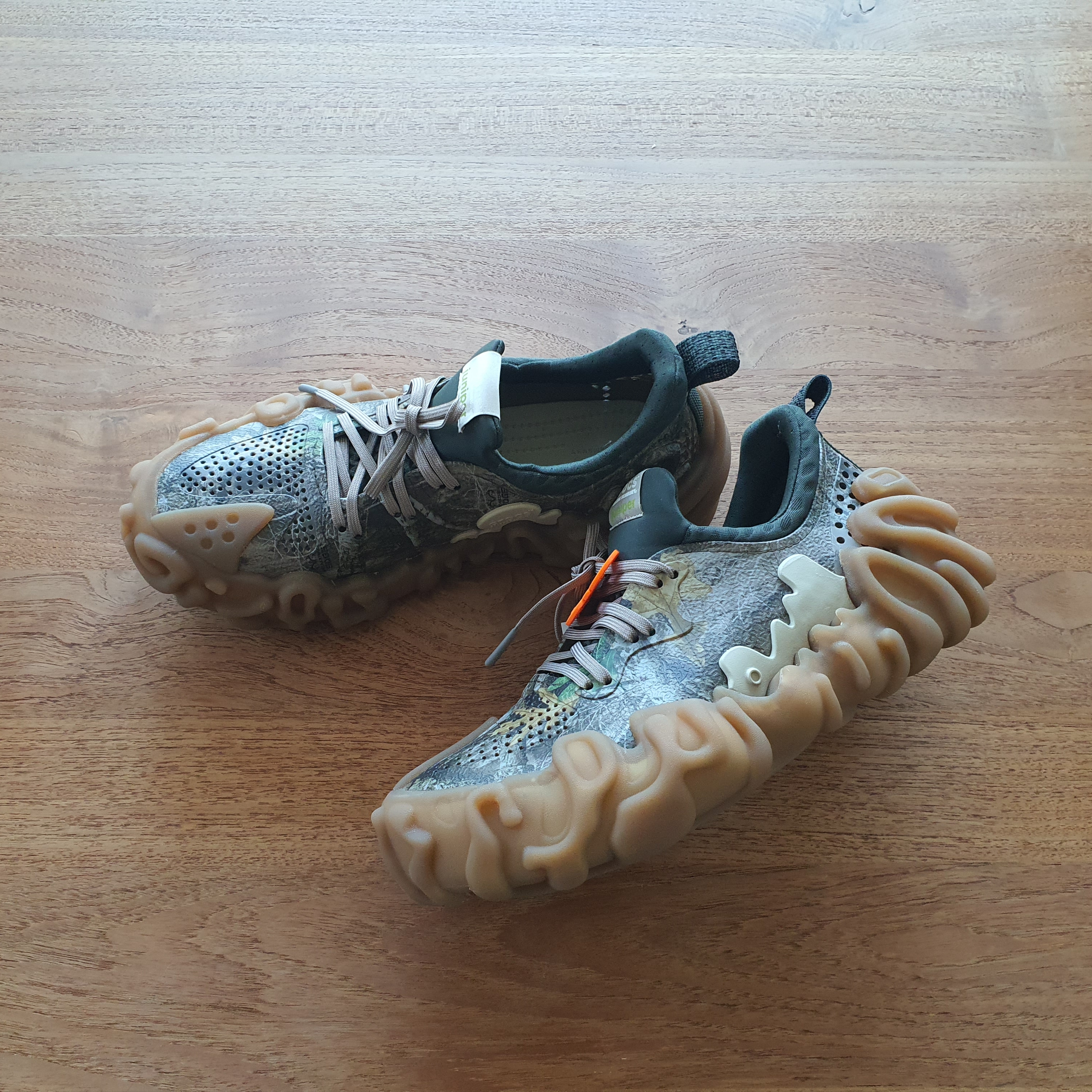 Crocs x Salehe Bembury Pollex Juniper Boba, Crocs x Salehe Bembury Pollex Juniper Manuka 착용 스타일 - 4