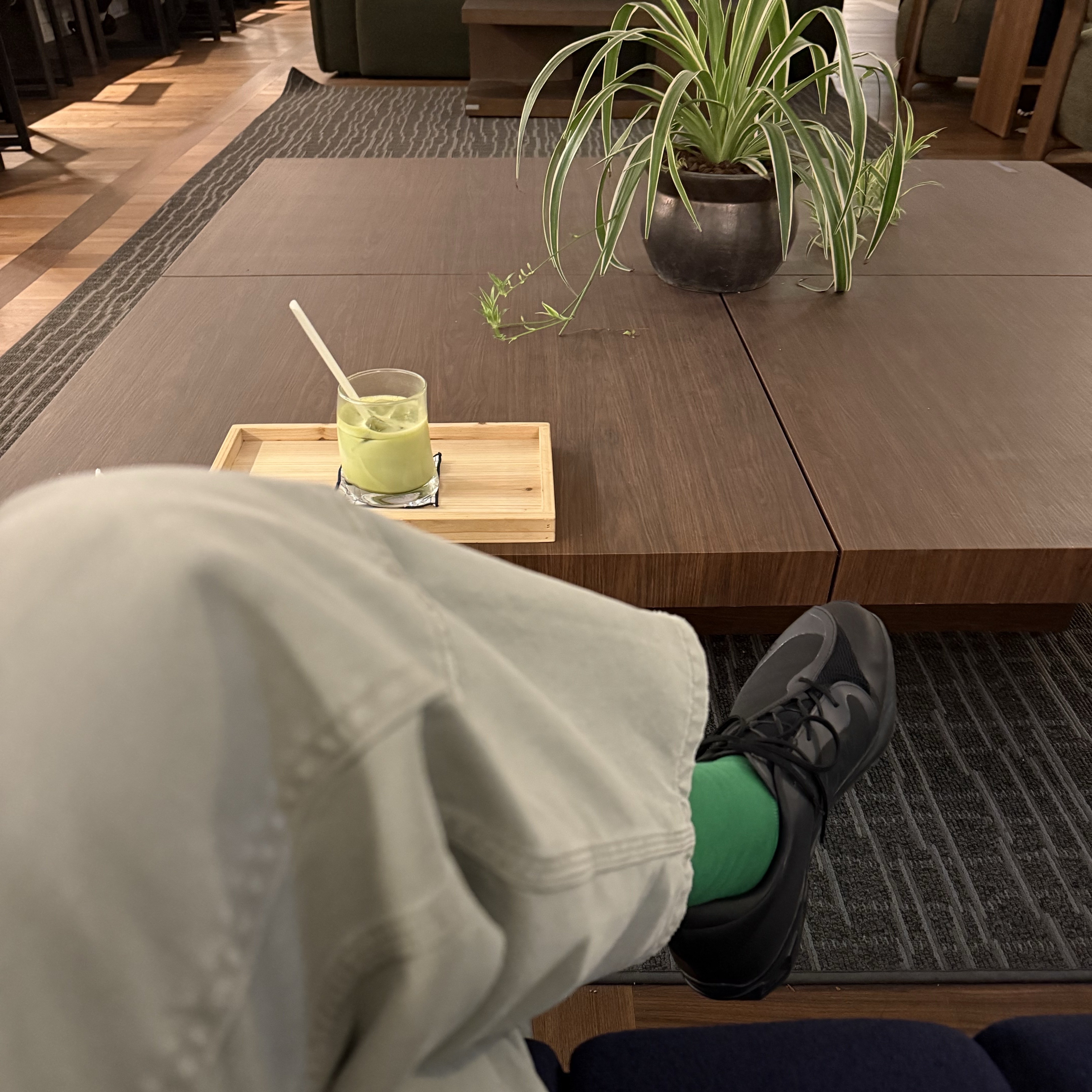 On Running x Post Archive Faction (Paf) Cloudventure Peak All Black 착용 스타일