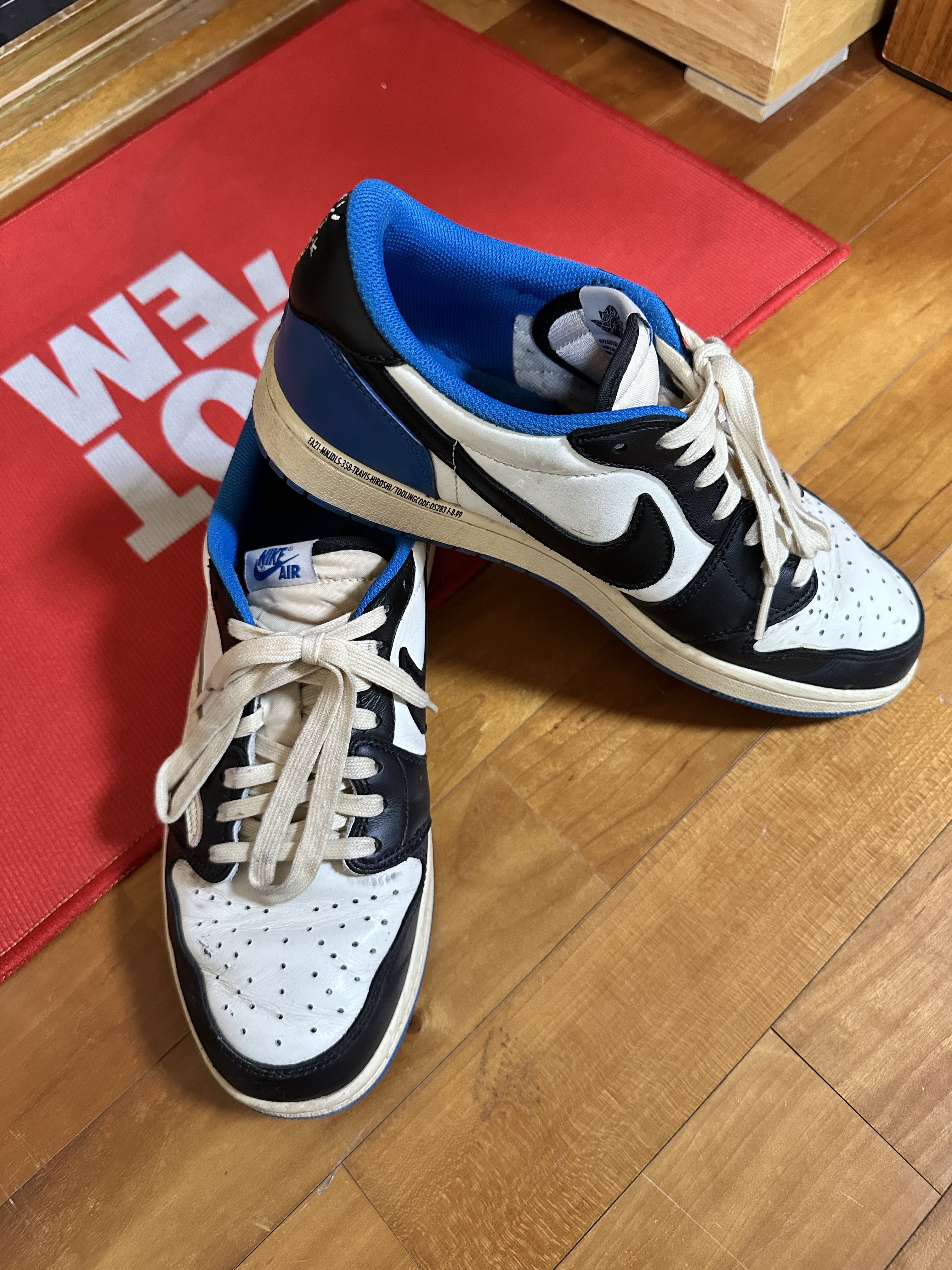 Jordan 1 x Travis Scott x Fragment Retro Low OG SP Military Blue 착용 스타일