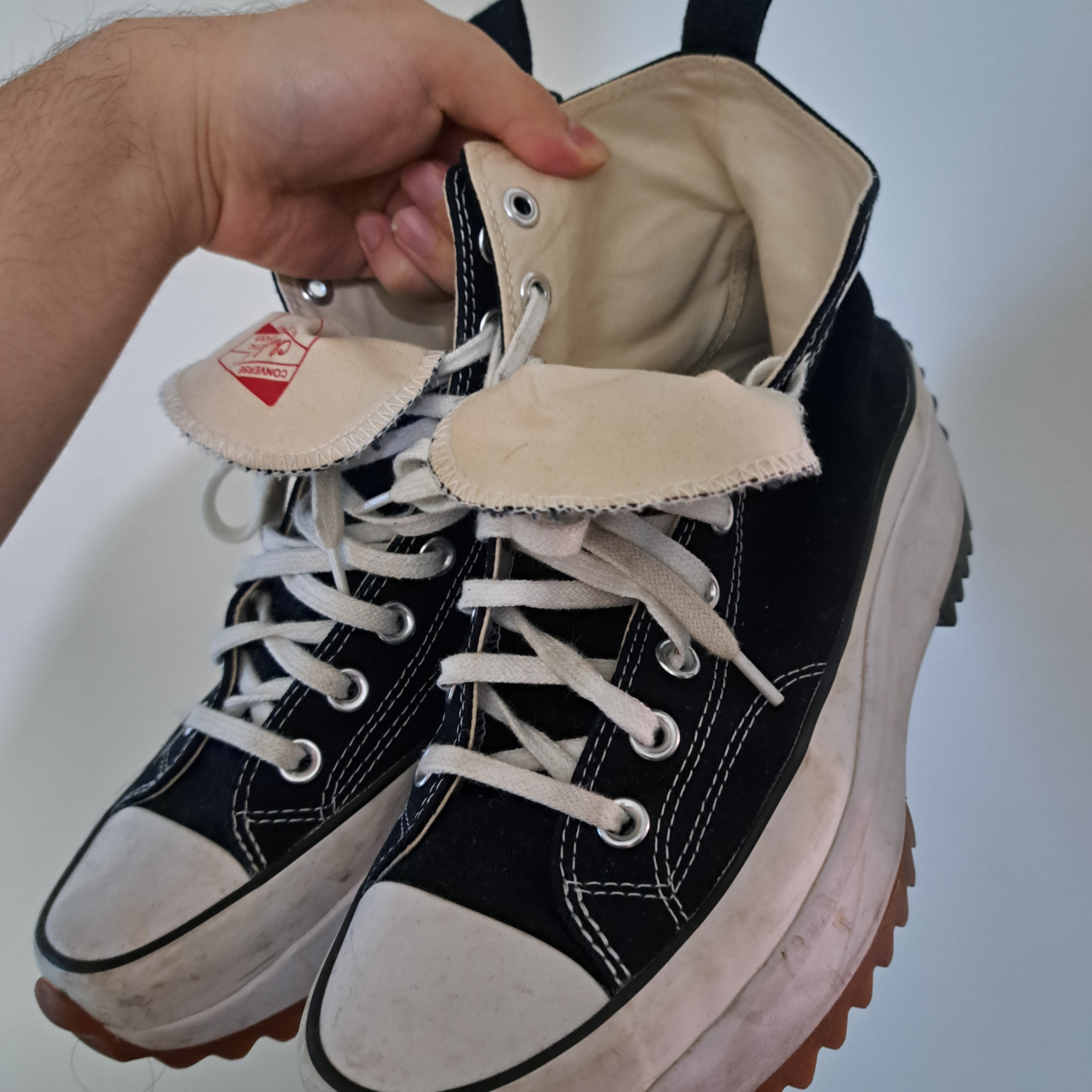 Converse Run Star Hike Hi Black White Gum 착용 스타일