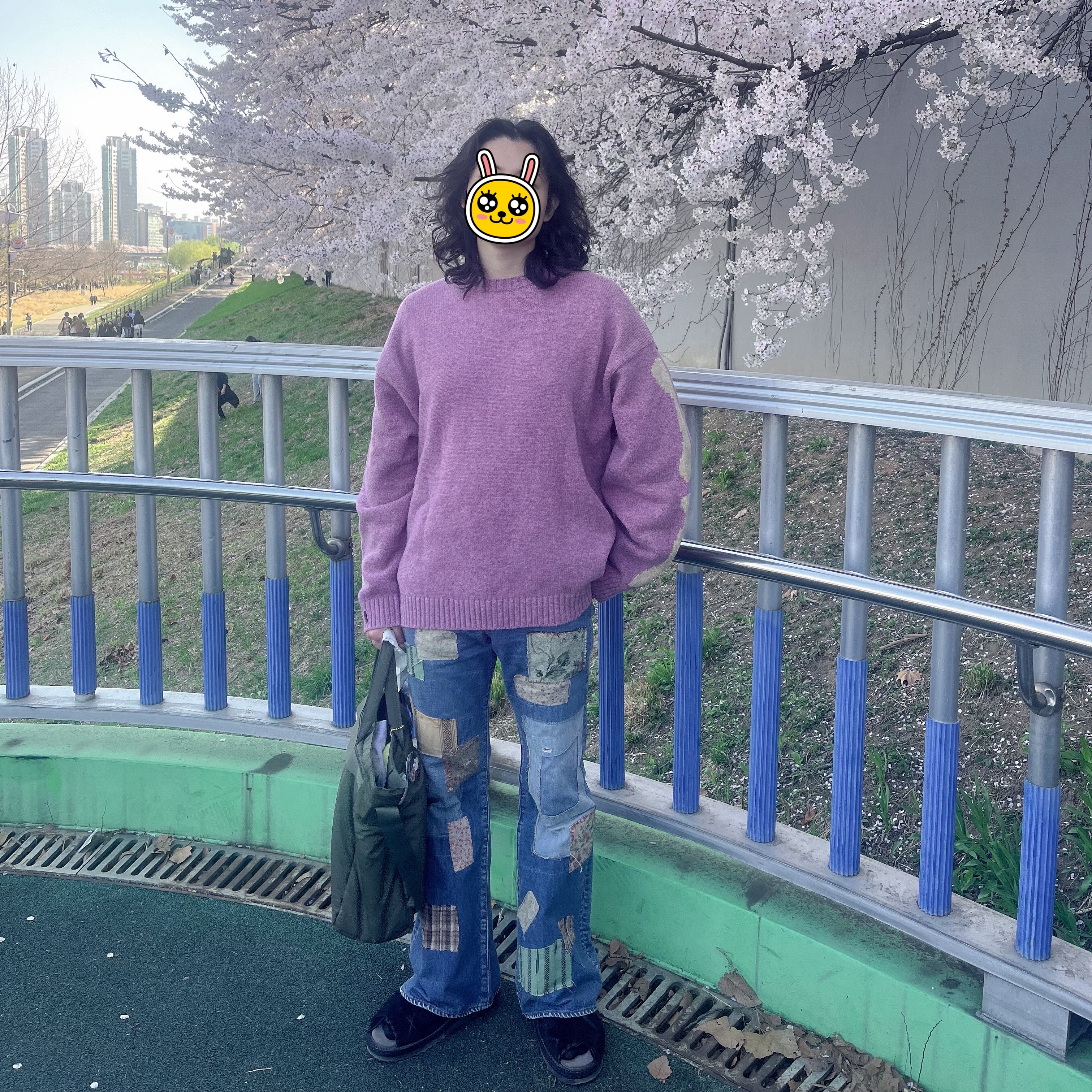 Kapital 5G Wool Bone Crewneck Sweater Light Purple 착용 스타일
