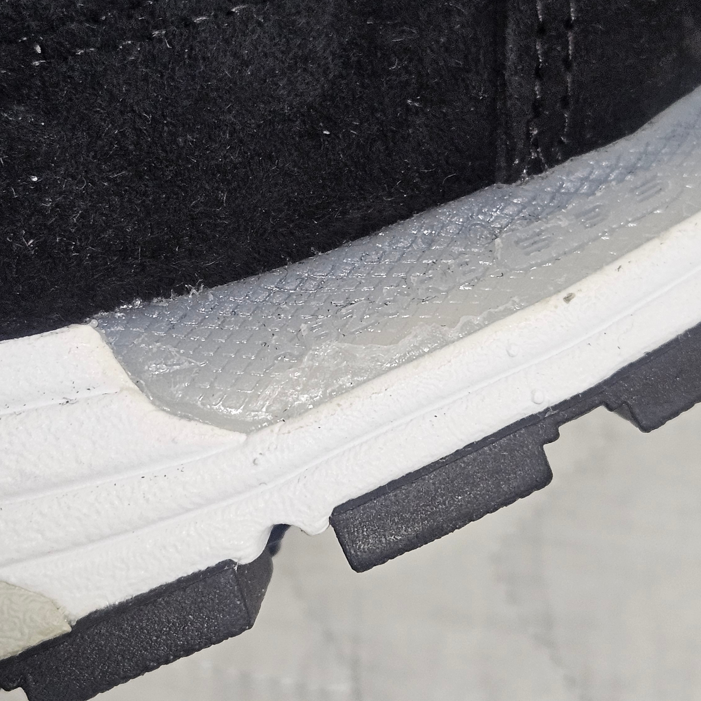 New Balance 992 Made in USA Core Black Grey 착용 스타일 - 3