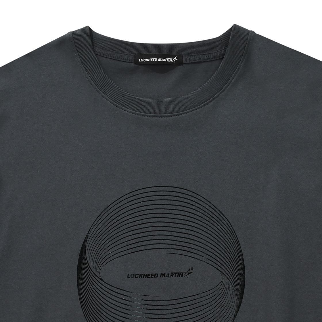 록히드마틴 스피어 그래픽 프린티드 TS 차콜(LOCKHEED MARTIN Sphere Graphic Printed TS Charcoal) - 3