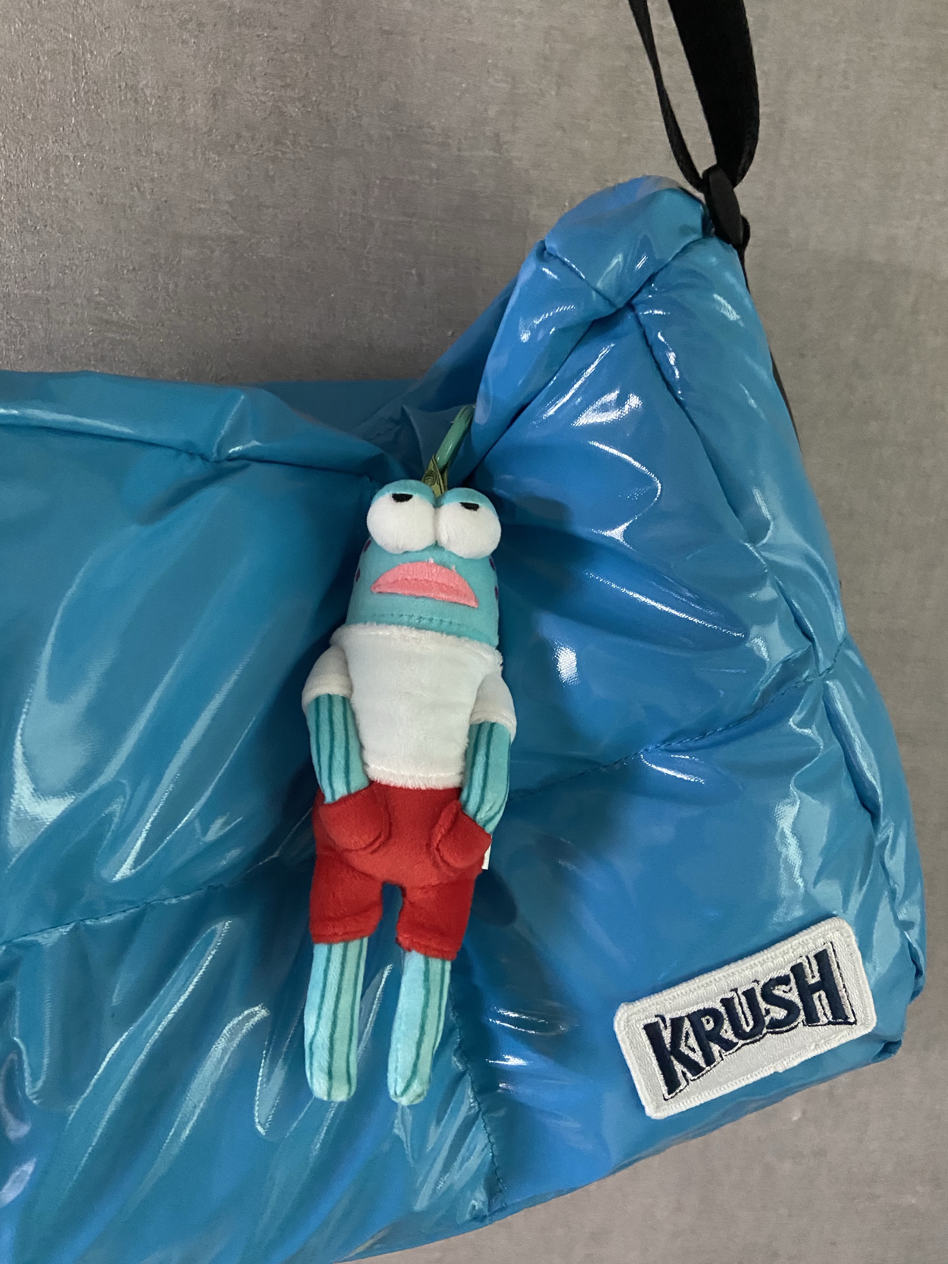 Pop Mart Bikini Bottom Buddies Whimsical Plush (1 Blind Box), Pop Mart Bikini Bottom Buddies Whimsical Plush Cool Fish (Opened Case) 착용 스타일