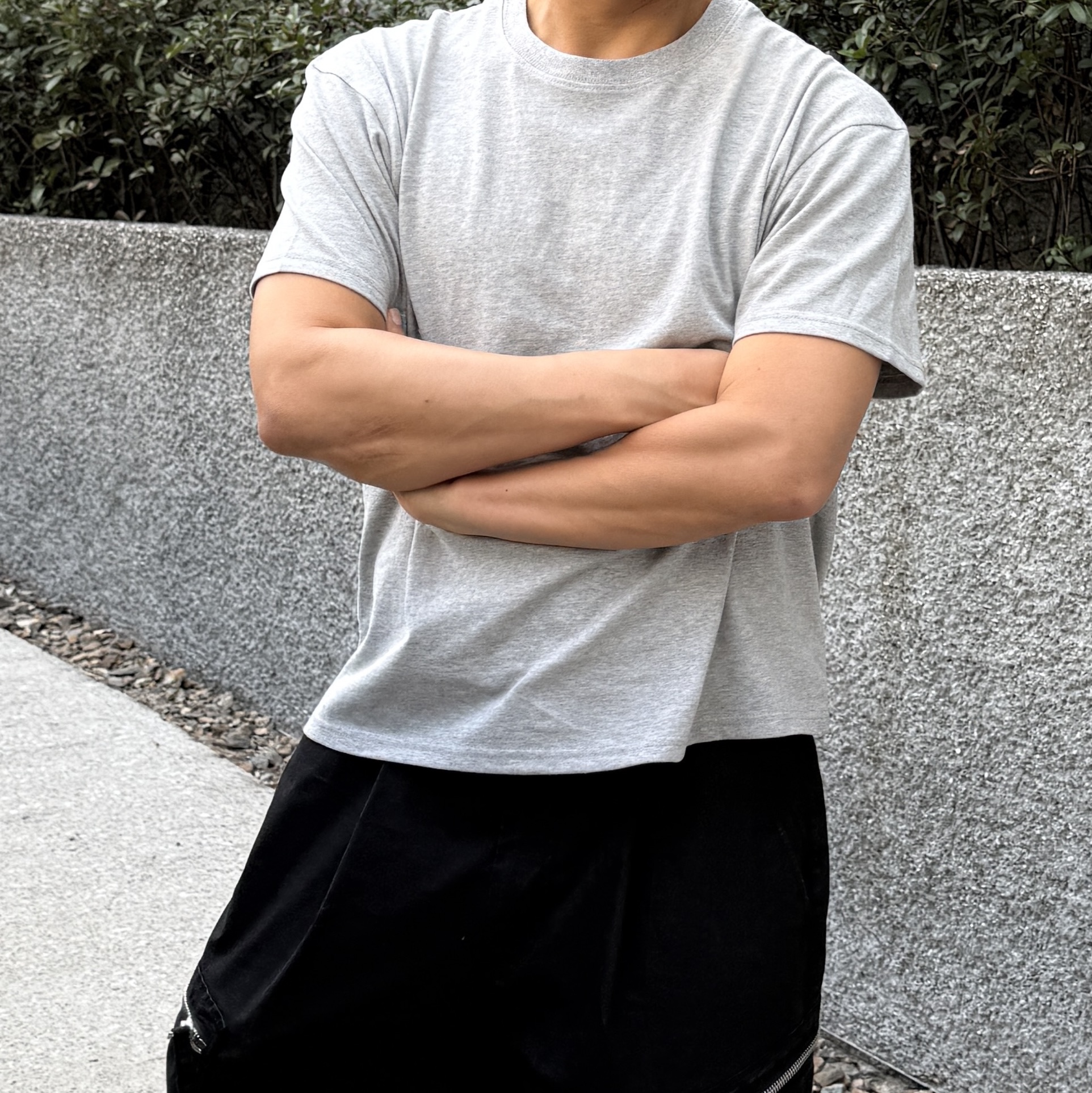 Knitted Cotton Crop T-Shirts Grey 착용 스타일 - 1