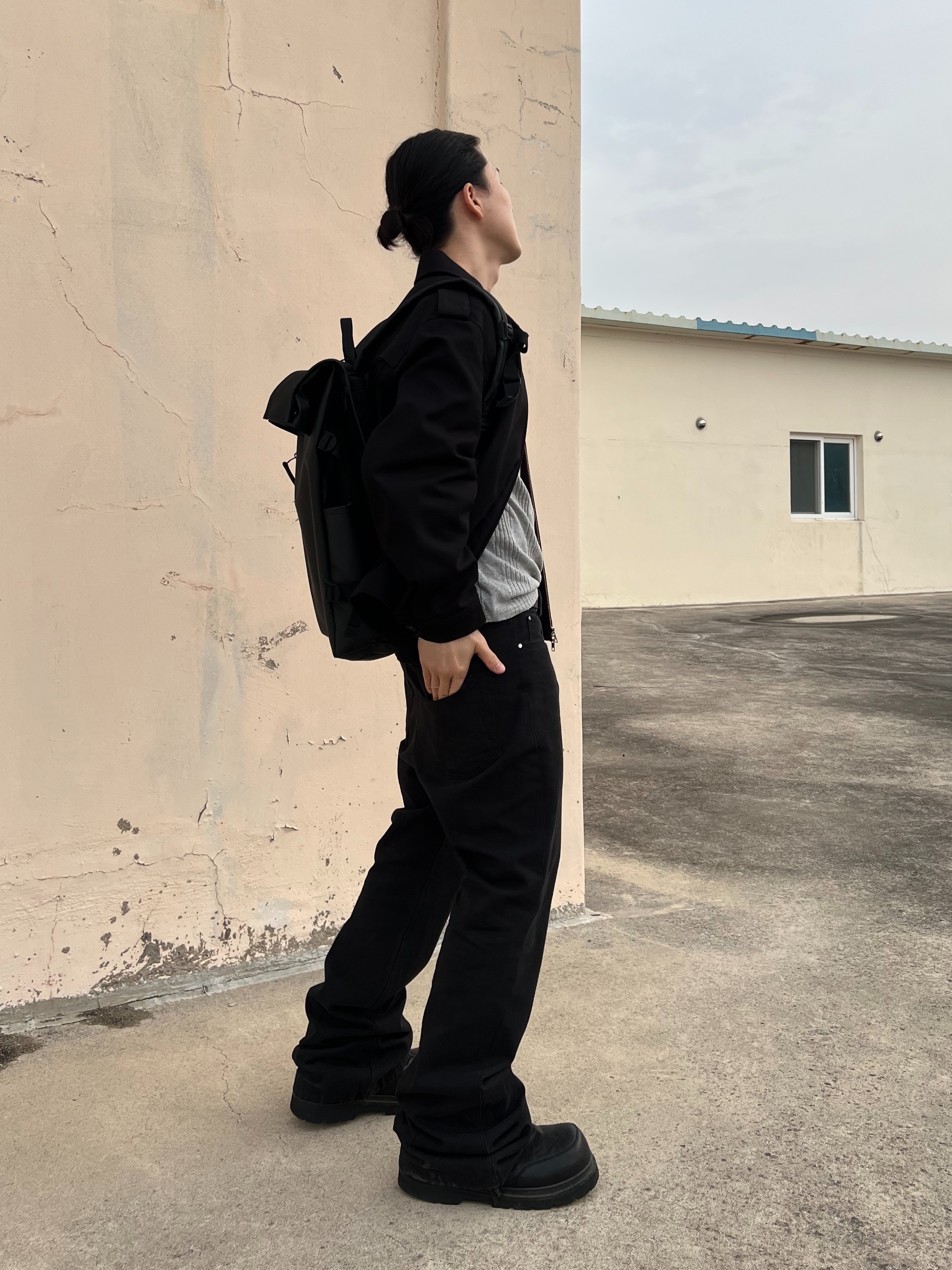 Nonnod Flared Pants Black, Undermycar MU.128 Original Logo Cracked Leather Belt Silver / Black 착용 스타일 - 4