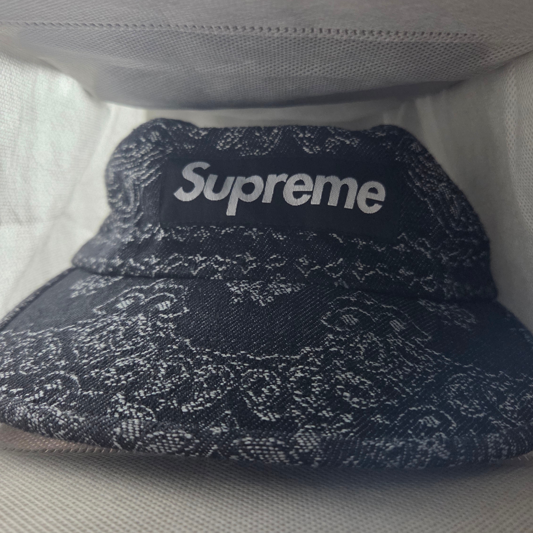 Supreme Bandana Jacquard Denim Camp Cap Black - 25SS 착용 스타일