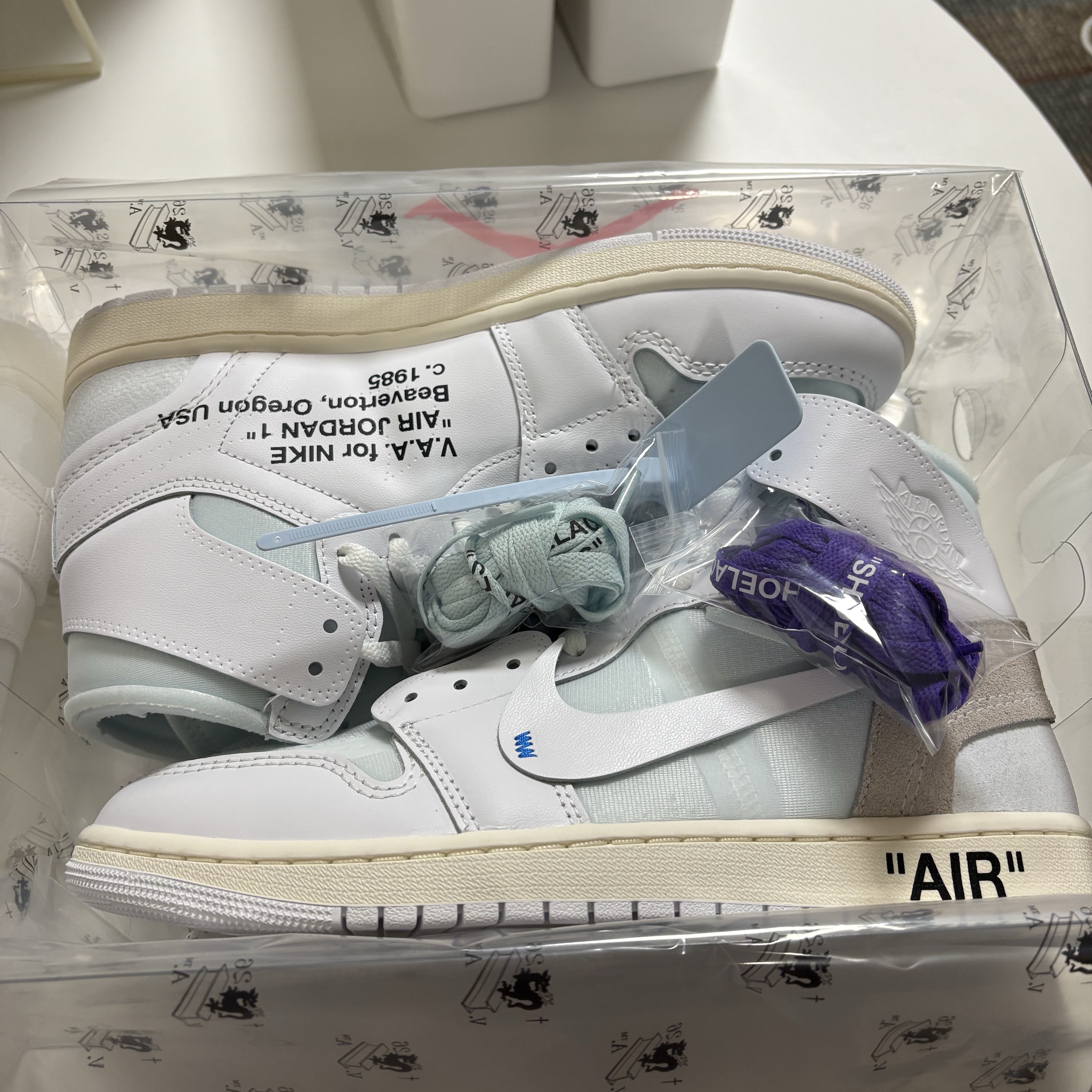 Jordan 1 x Virgil Abloh Archive Retro High Alaska White 착용 스타일