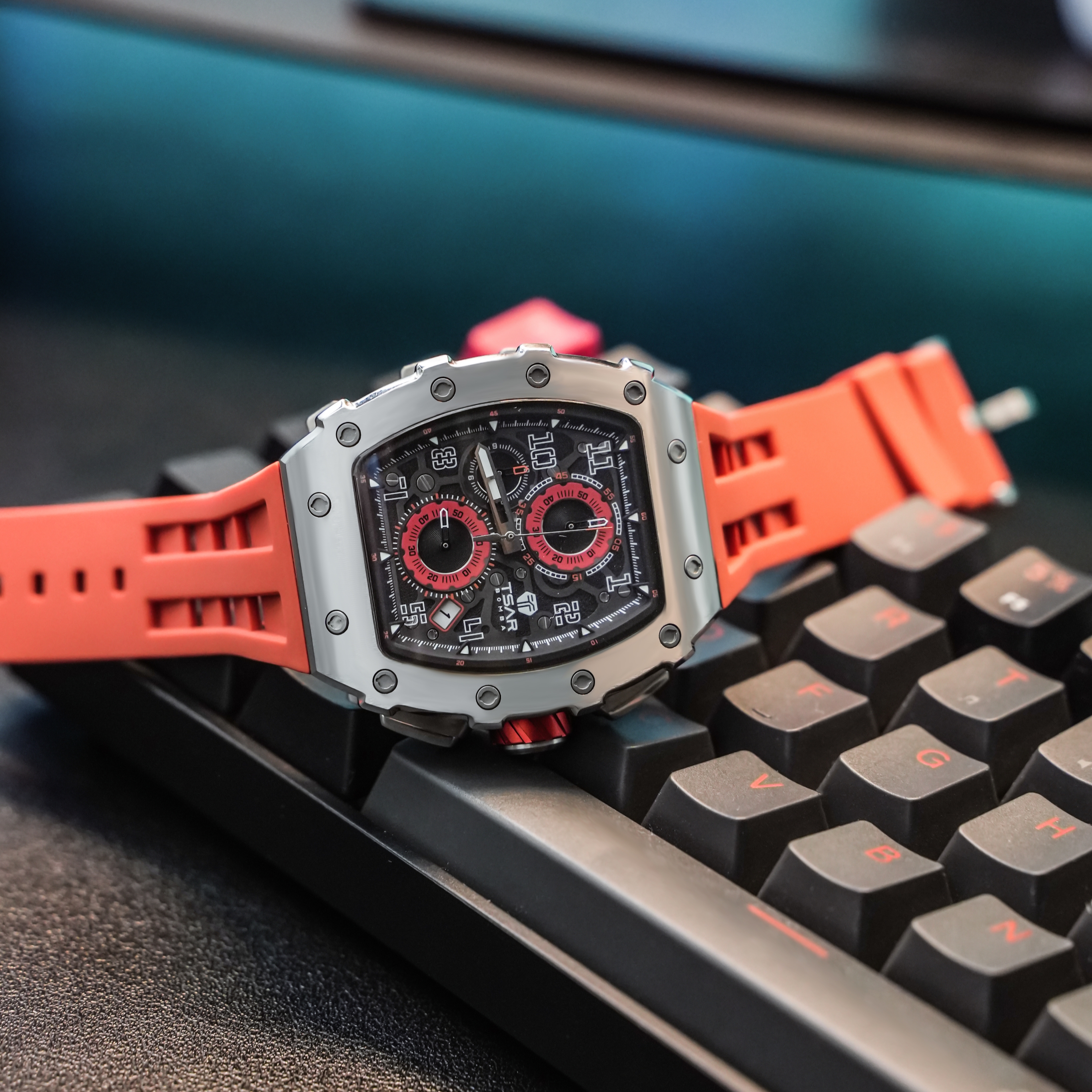 Tsar Bomba Elemental Chronograph Calendar Quartz  TB8204Q-11 Silver/Orange 착용 스타일 - 4