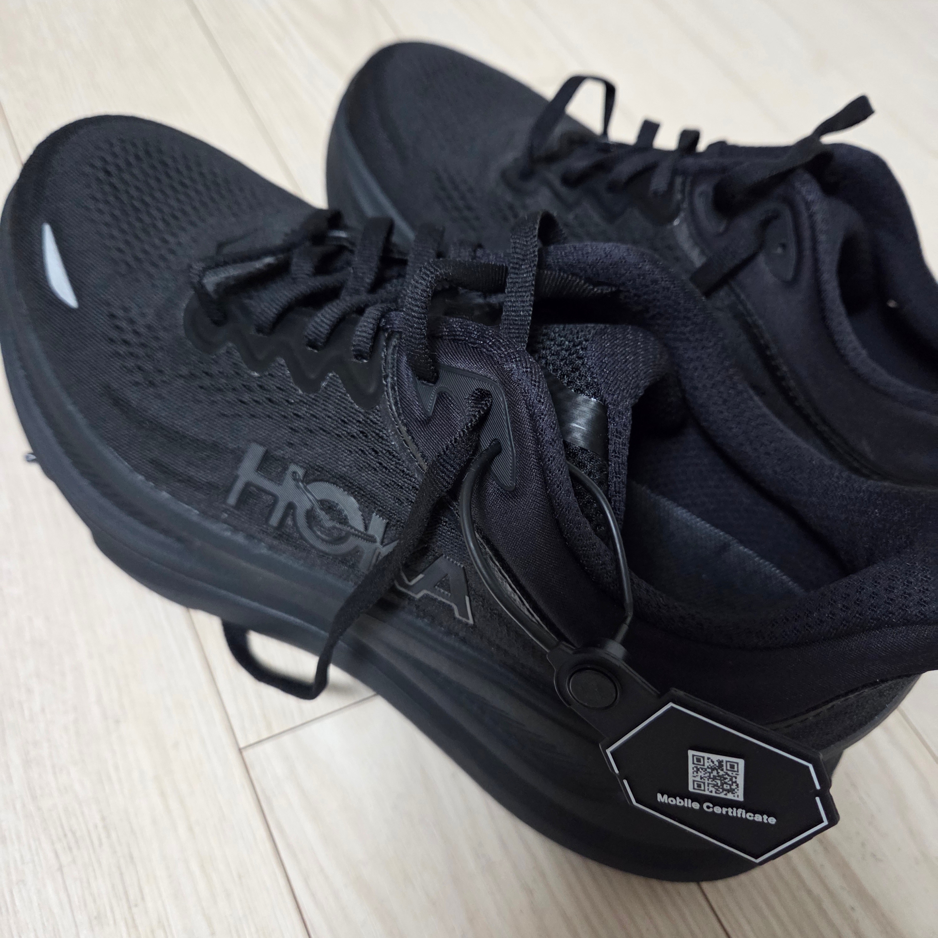 Hoka Bondi 9 Black - Wide 착용 스타일