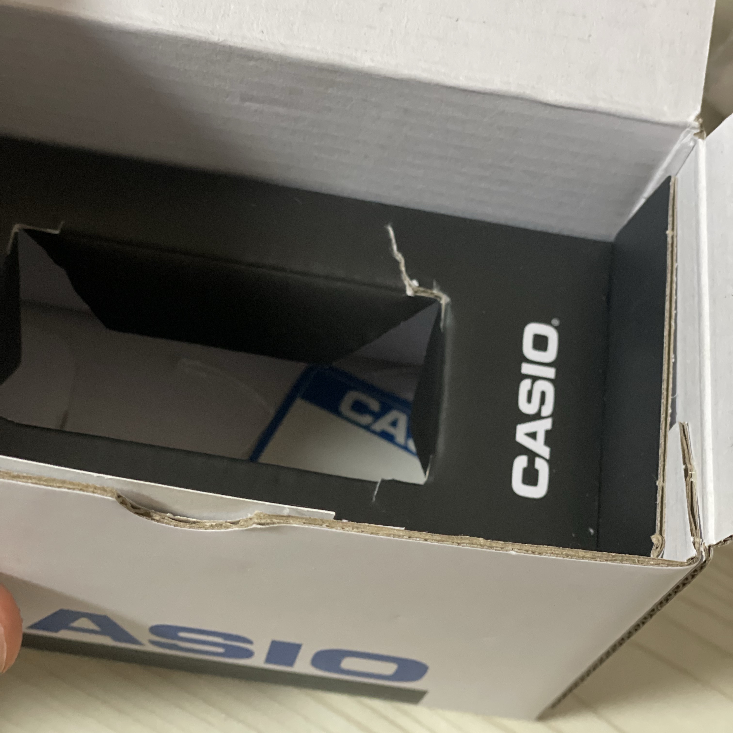 Casio MTP-B195D-1AV 착용 스타일 - 2