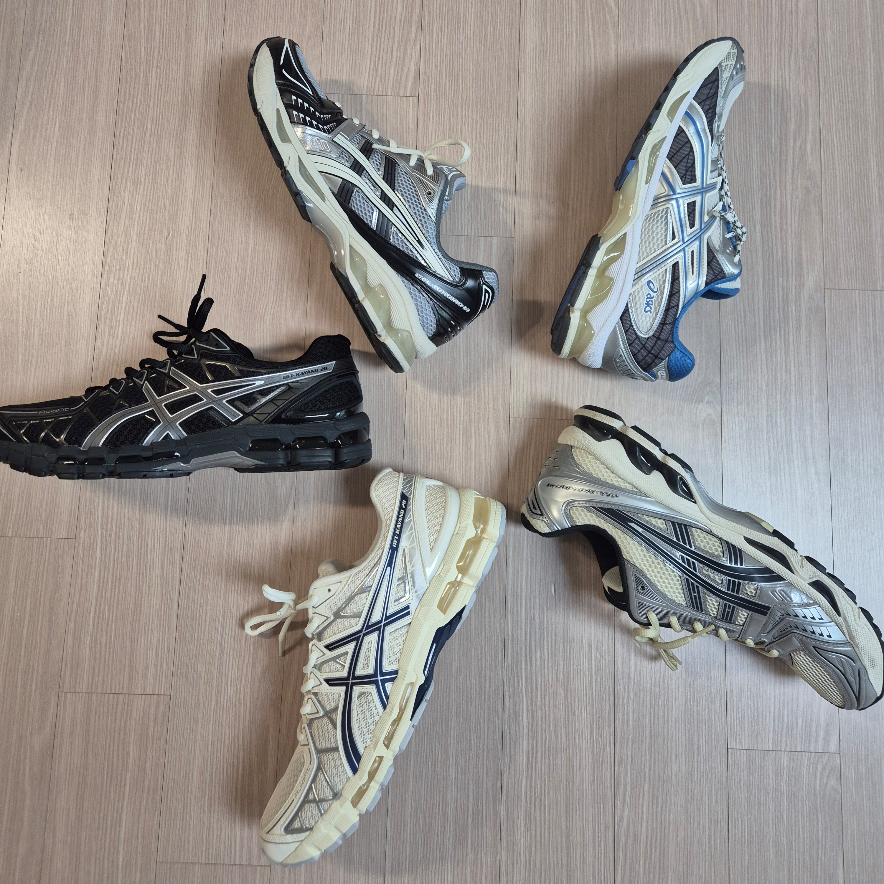 Asics Gel-Kayano 14 Birch Dark Pewter, Asics Gel-Kayano 14 Black Glacier Grey 착용 스타일 - 1