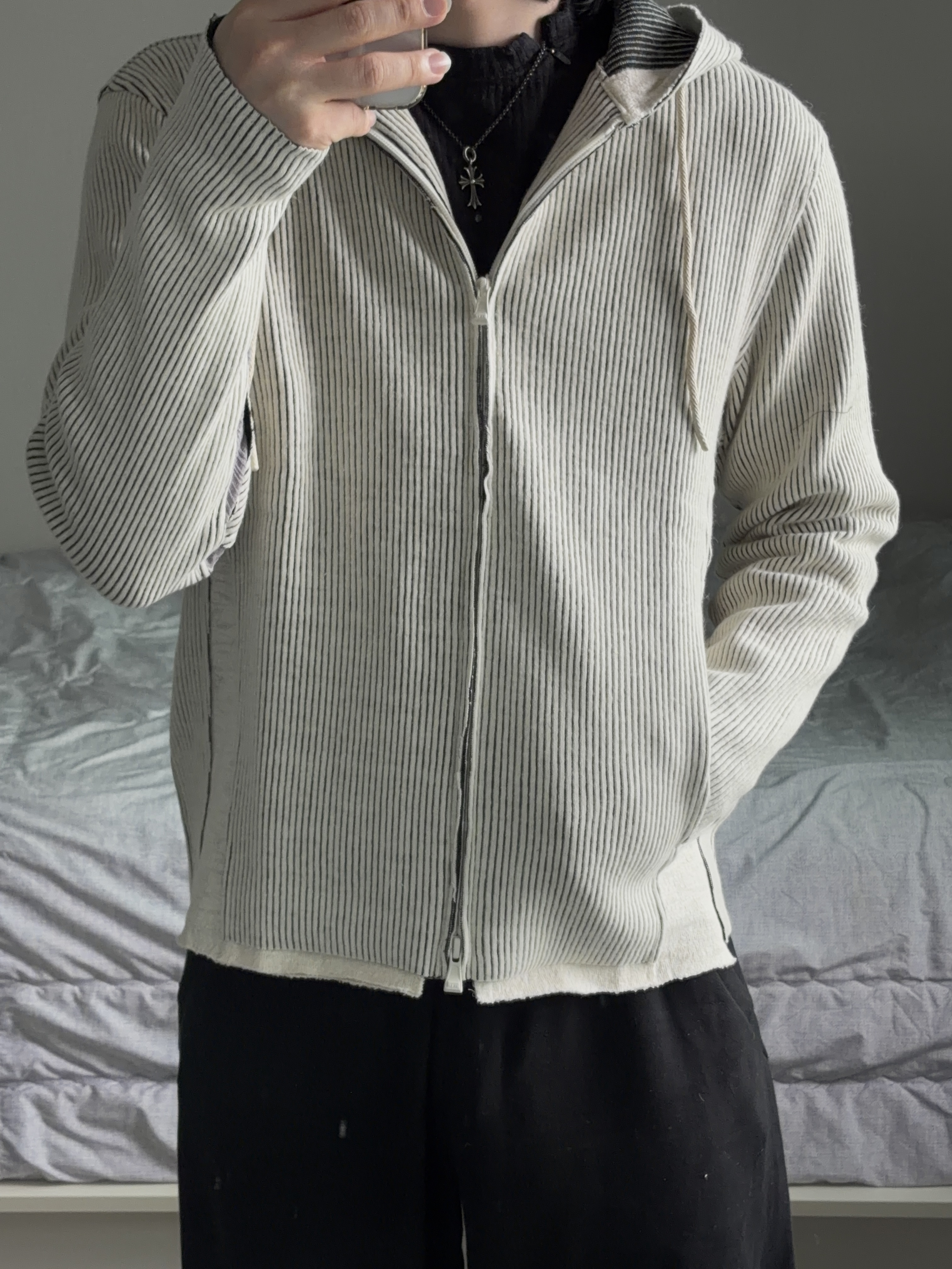 Xlim EP.9 01 Hoodie Zip Up Ivory 착용 스타일 - 1