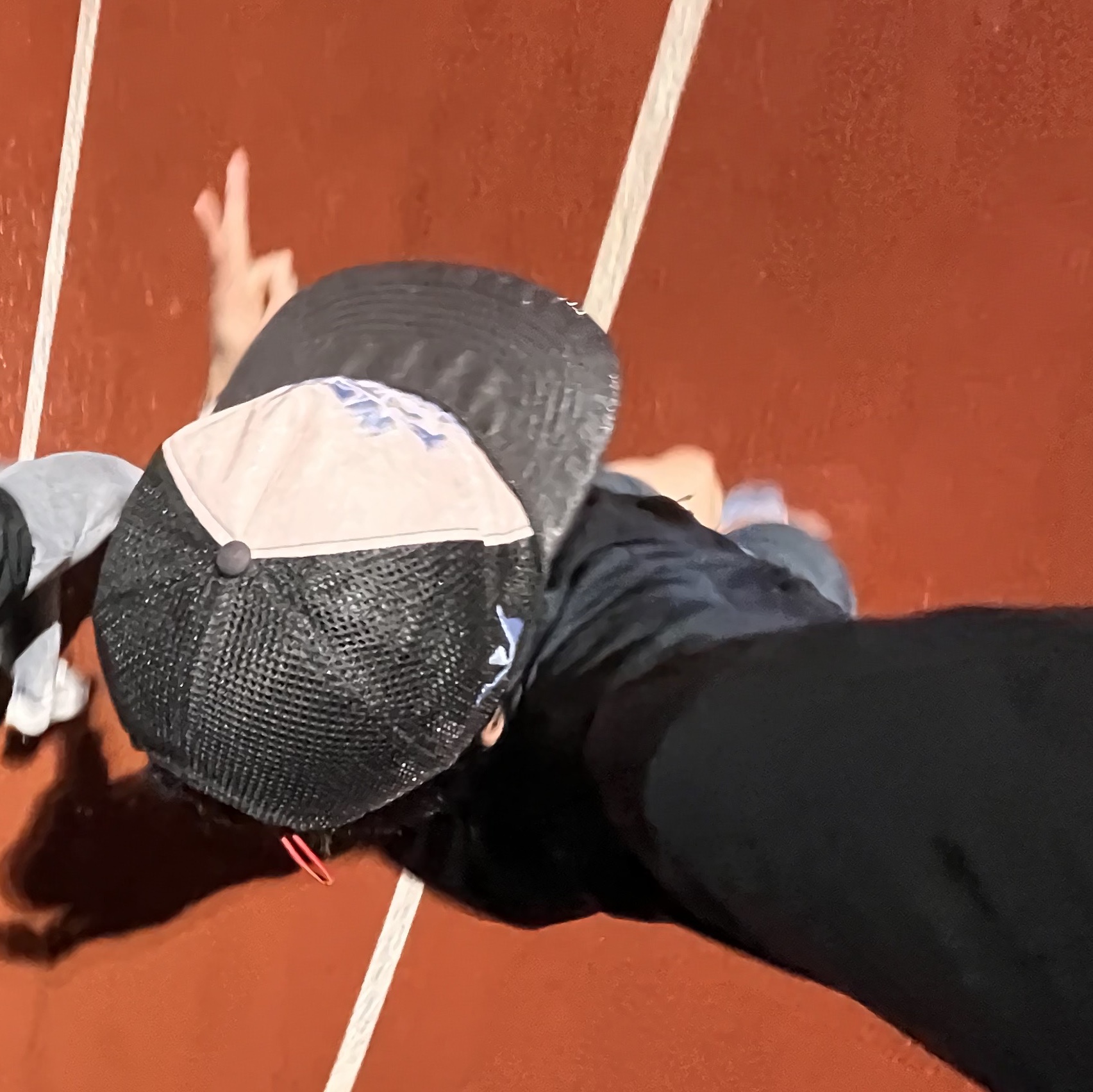 Alex Zono x Woodz New Paths Await Trucker Hat Beige 착용 스타일