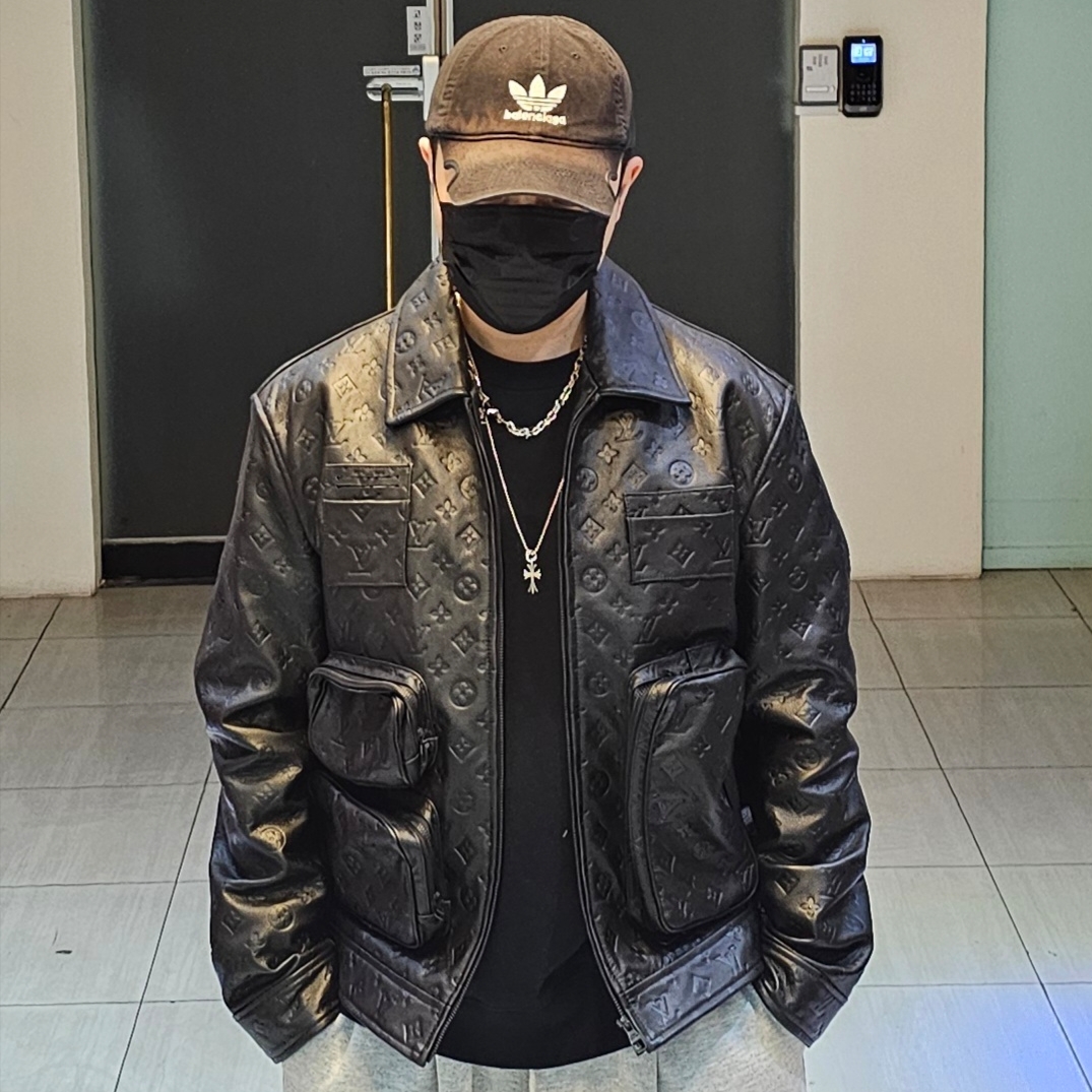 Balenciaga x Adidas Cap Black 착용 스타일