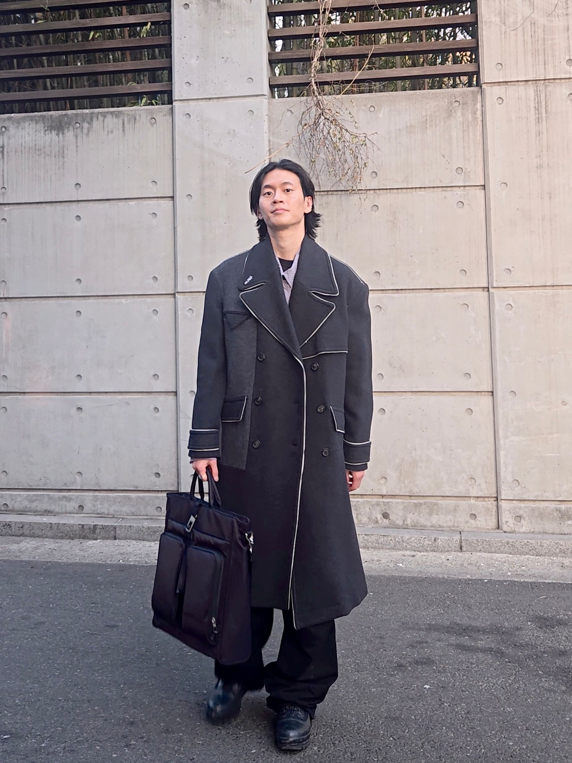 Zara x Ader Error Oversized Wool Coat Grey, Converse x Ambush Chuck Taylor All Star Duck Boot Black 착용 스타일 - 2