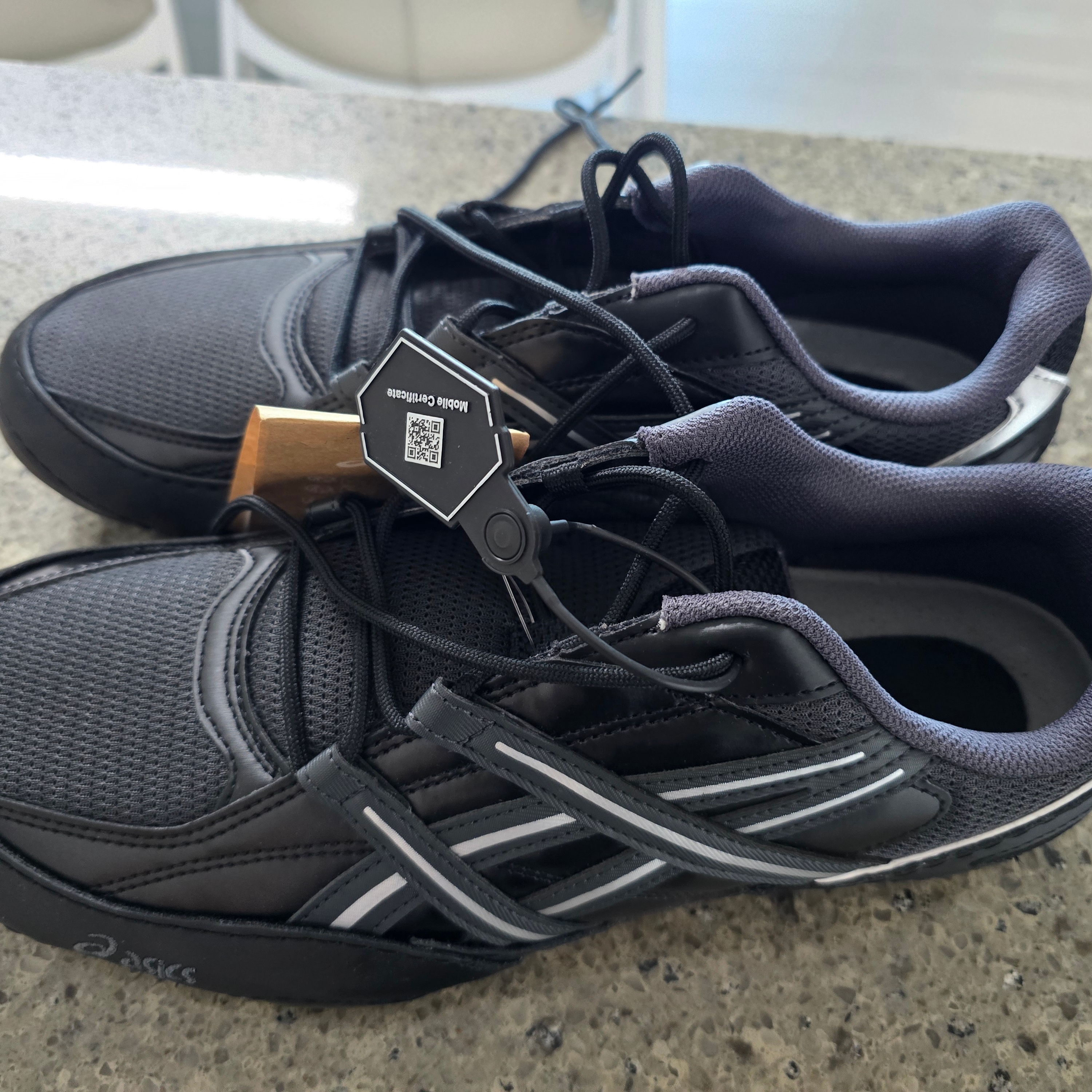 Asics Hypersync Graphite Grey Black 착용 스타일