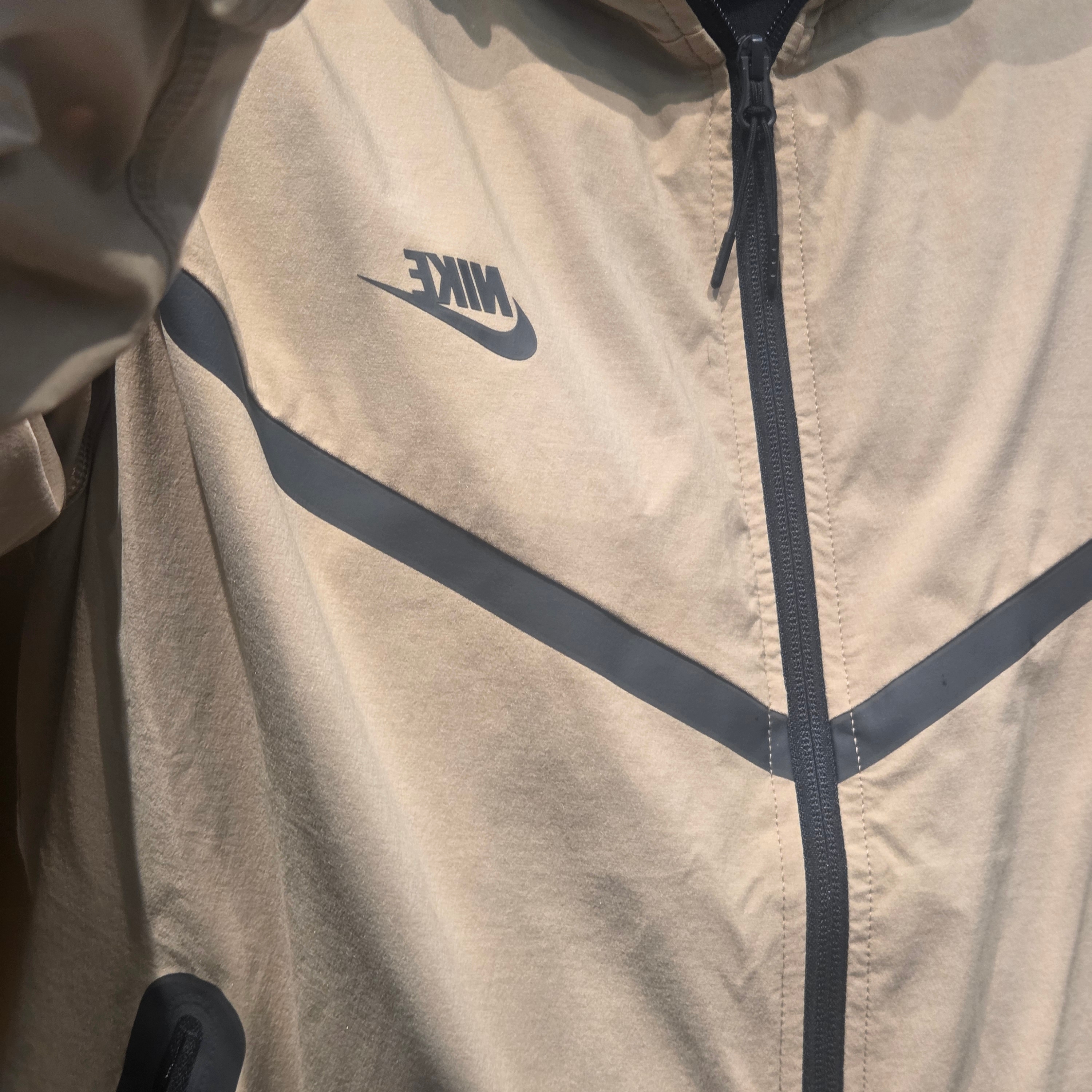 Nike Tech Windrunner Woven Full Zip Jacket Parachute Beige Black - Asia 착용 스타일