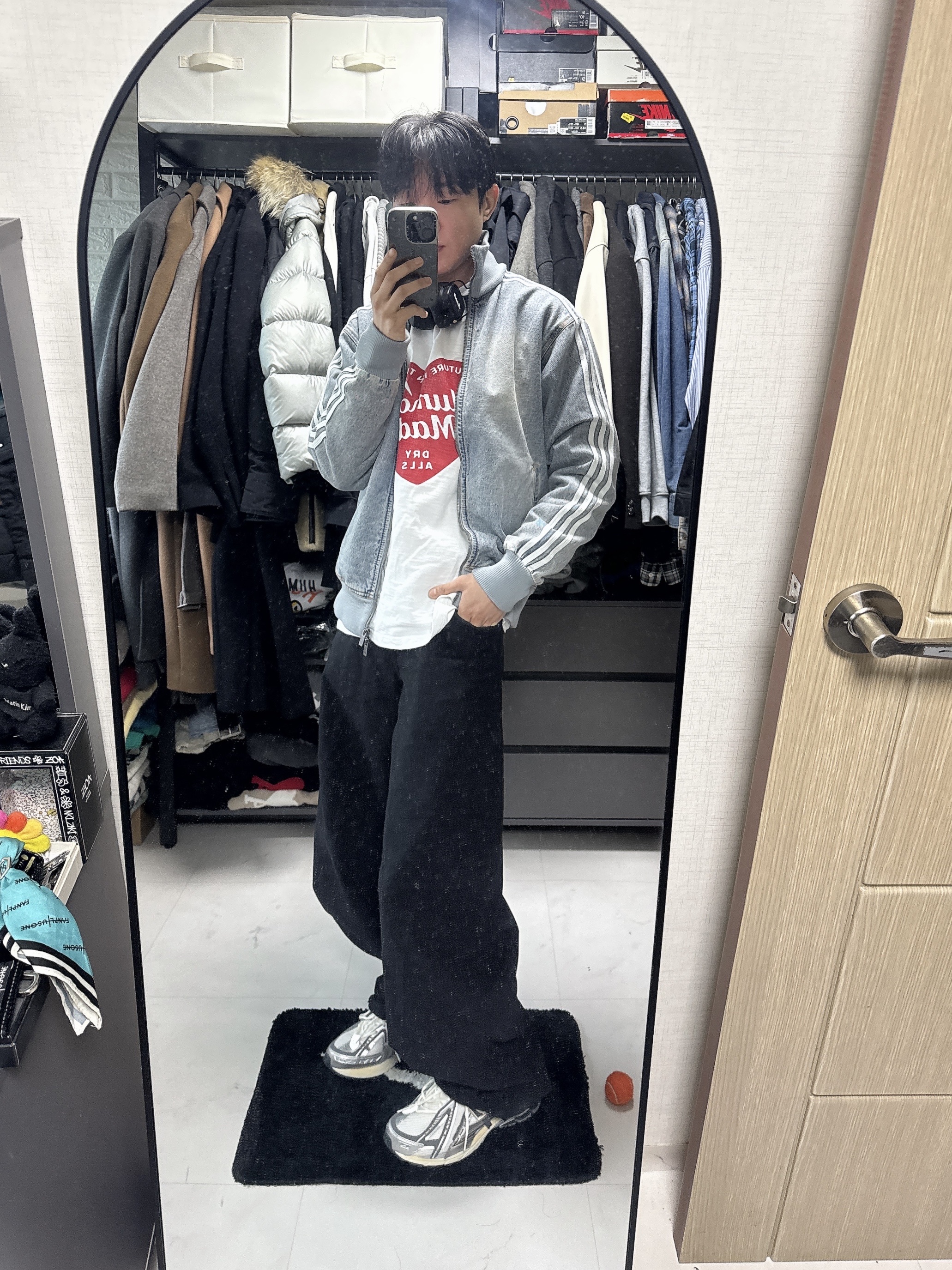Adidas x Atmos Denim Firebird Track Top Indigo Denim - KR Sizing, New Balance 1906A Silver Metallic Castlerock 착용 스타일 - 2
