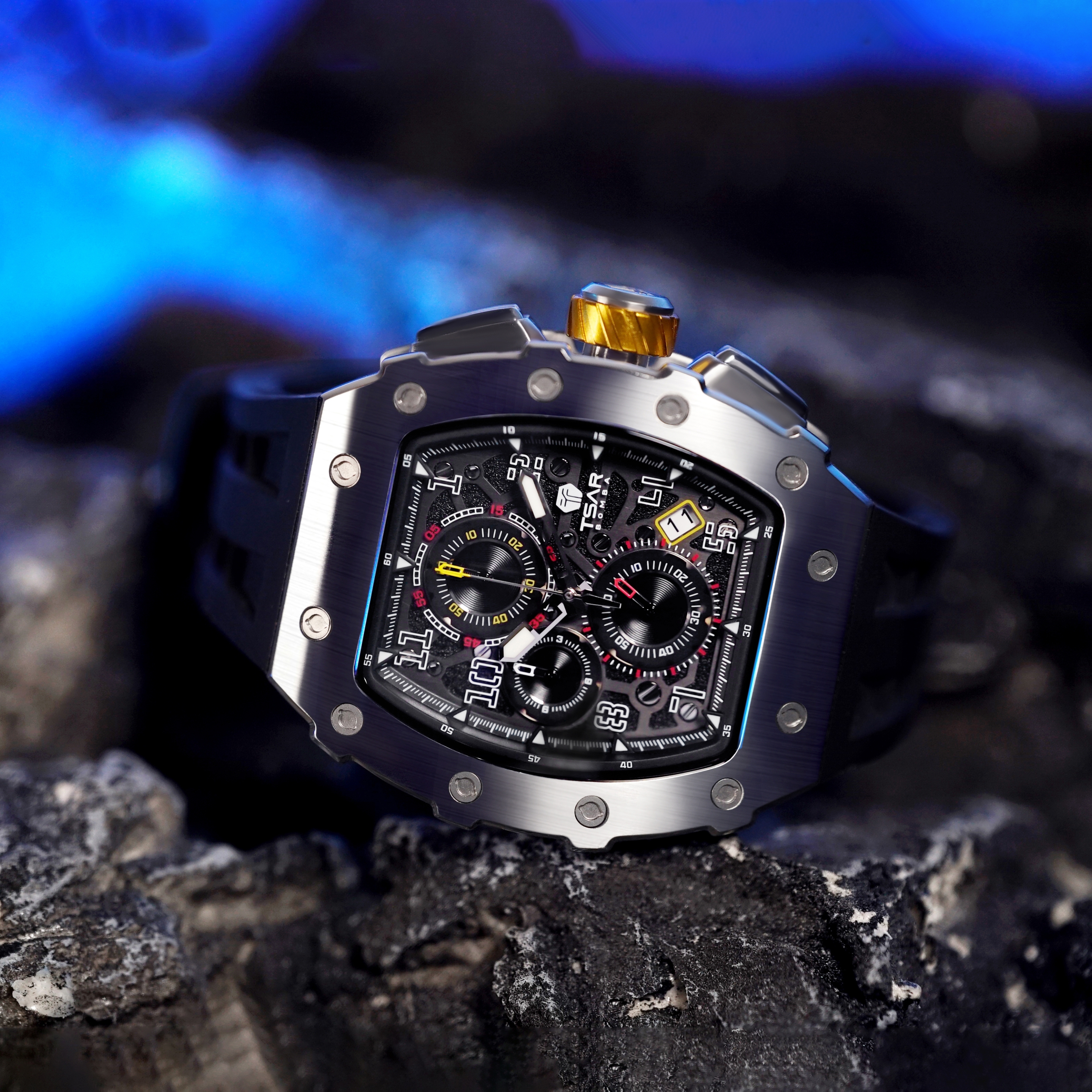 Tsar Bomba Elemental Chronograph Calendar Quartz TB8204Q-13 Silver Black 착용 스타일 - 5