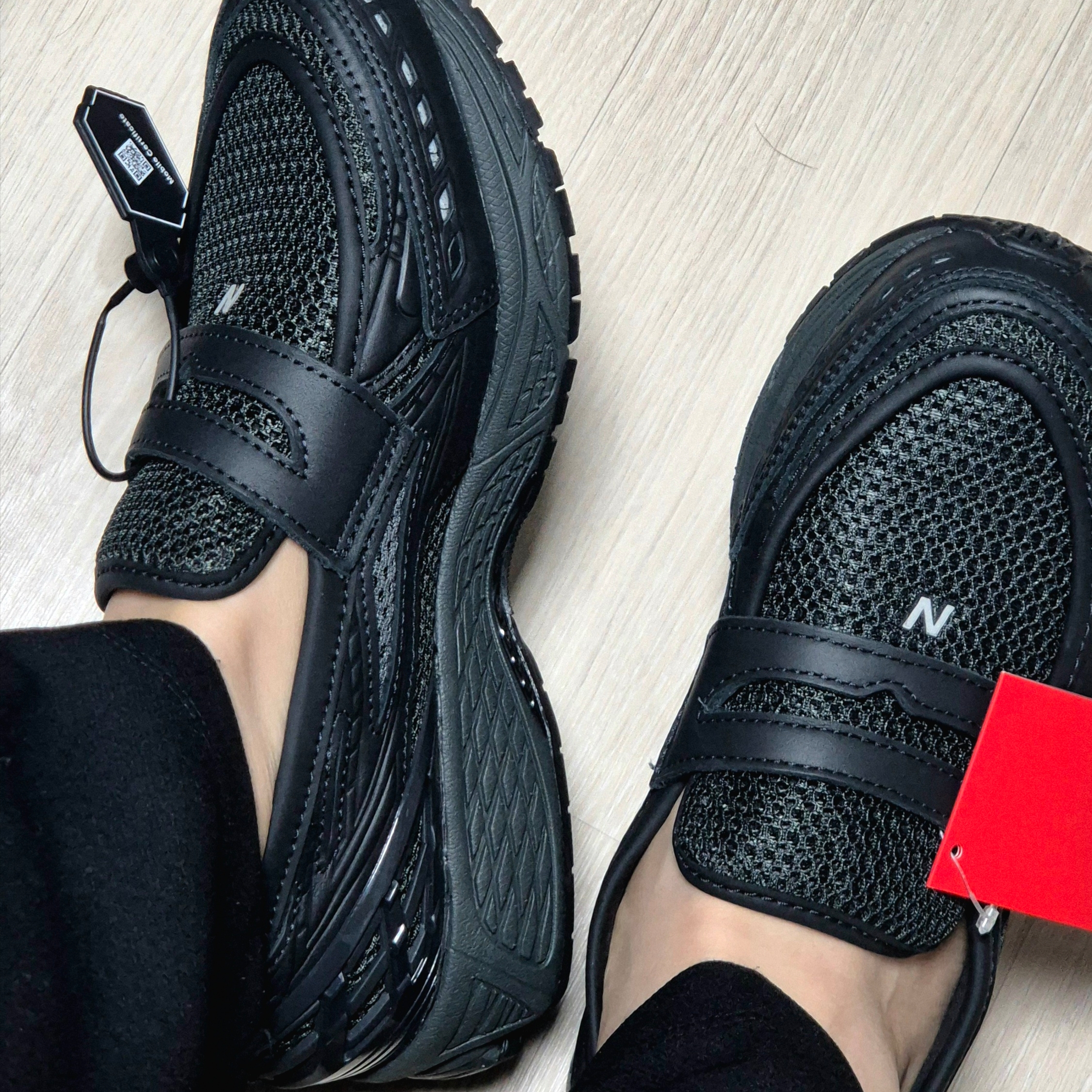 New Balance 1906L Black Top Phantom 착용 스타일 - 3