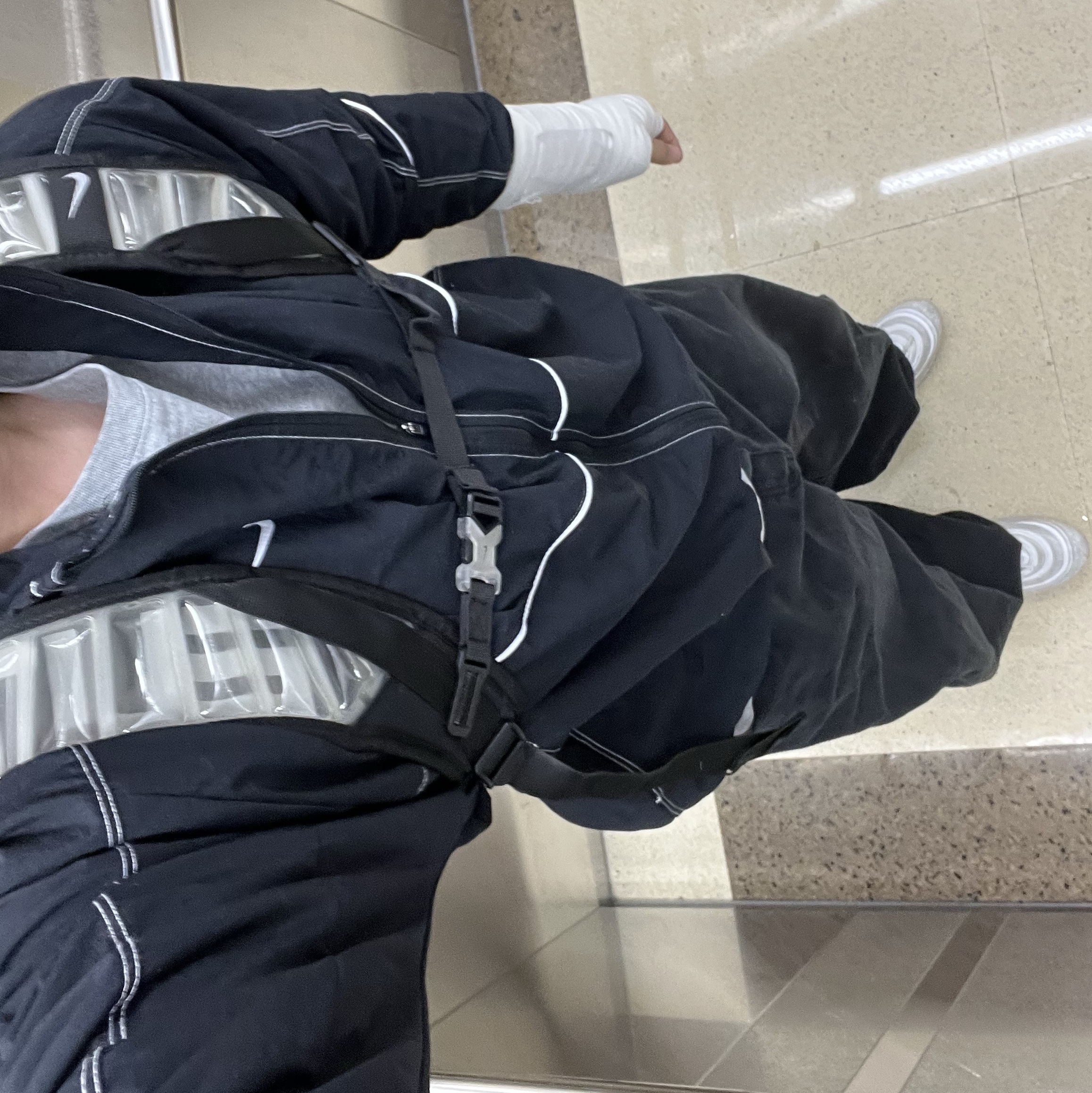 Nike Air Max 97 Triple White Wolf Grey, Nike Hoops Elite Backpack 32L Black Anthracite 착용 스타일