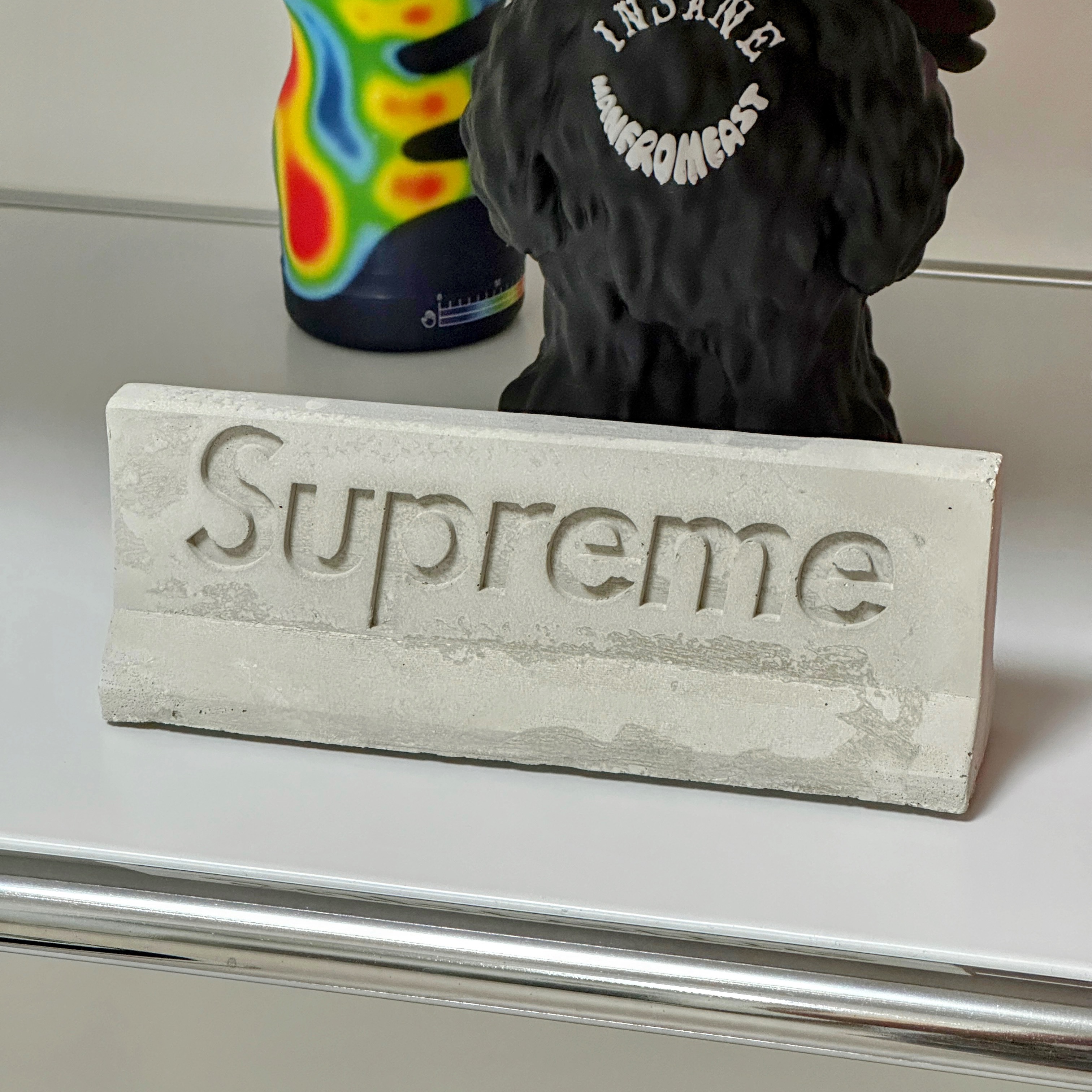 Supreme x Mini Materials 1:12 Scale Jersey Barrier Grey - 26SS 착용 스타일