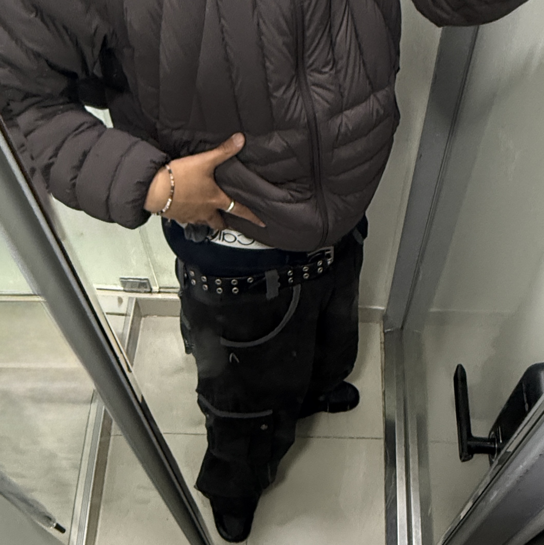 Aakam Knee Pin-tuck Contrast Cargo Pants Black, The North Face Coreline Down Jacket Cocoa Brown - 25FW 착용 스타일 - 2