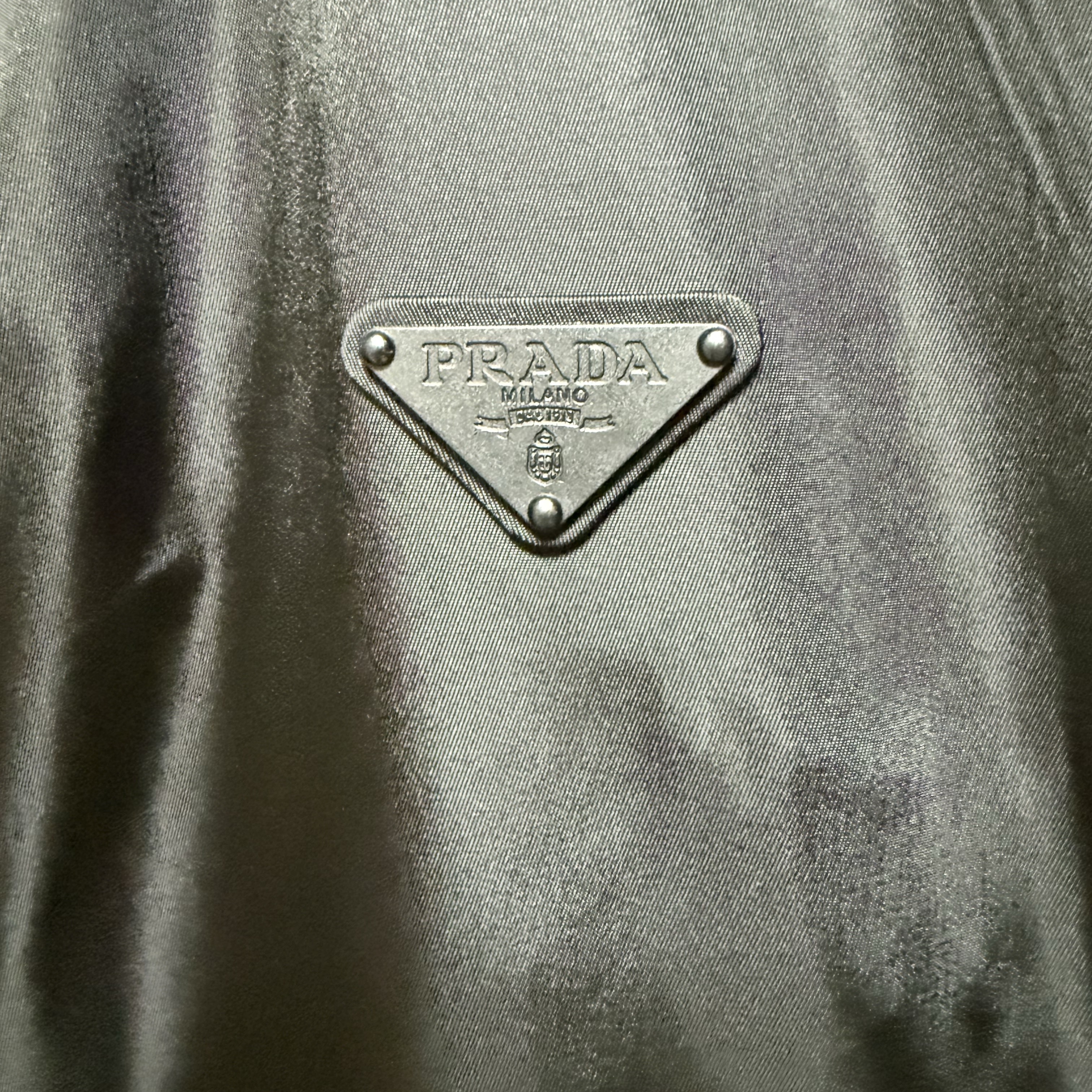 Prada Re-Nylon Rain Jacket Black 착용 스타일 - 3