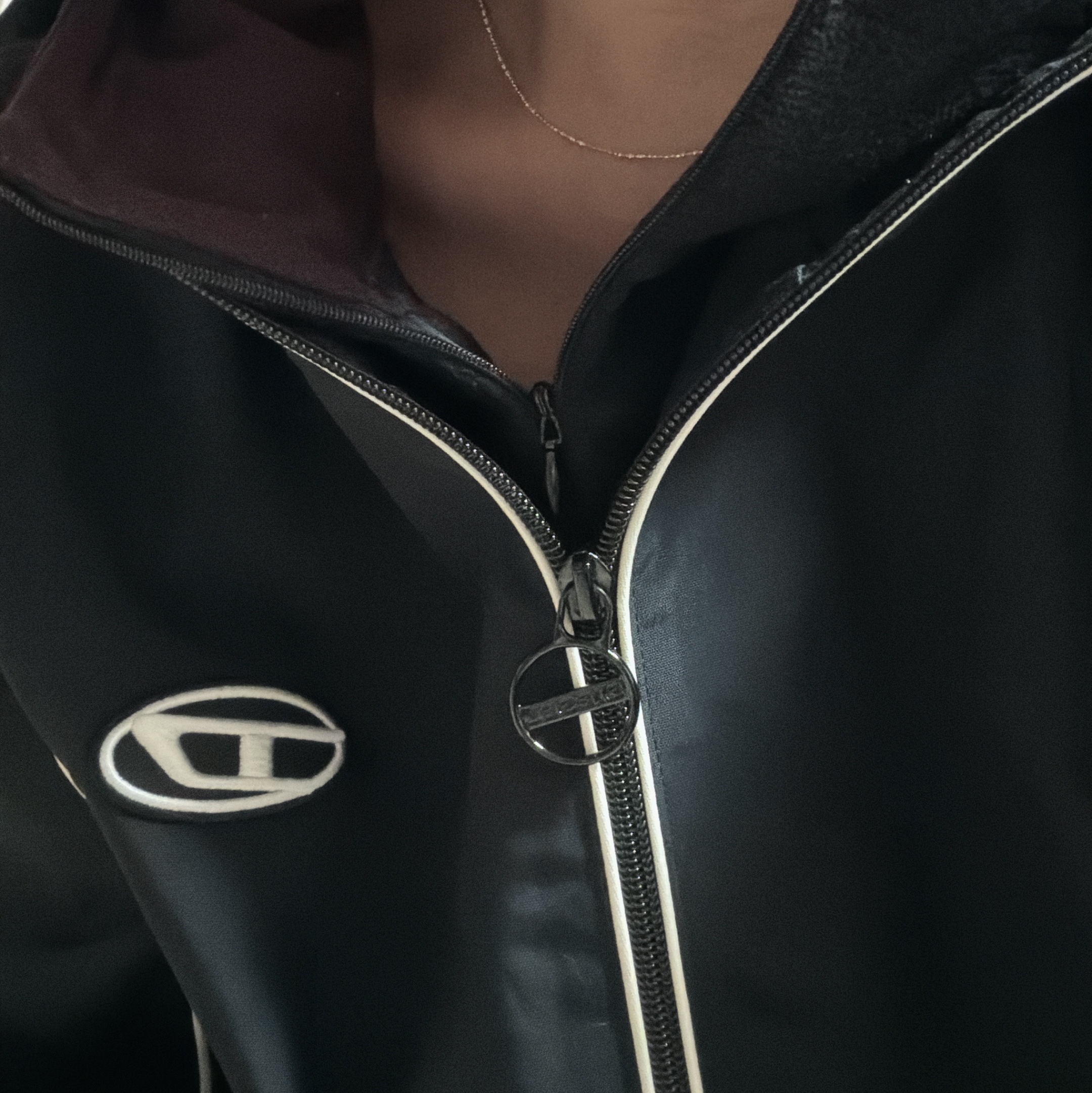 Diesel J-Hives Windbreaker with Contrast Piping Black 착용 스타일