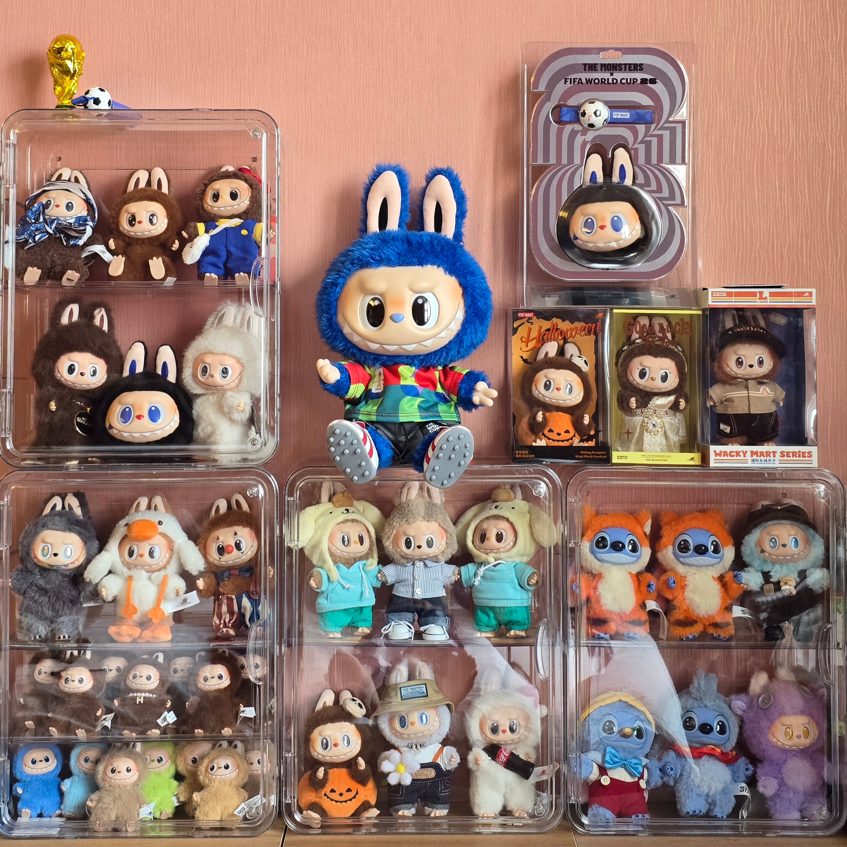Pop Mart Labubu The Monsters x Hello Kitty And Friends Series Vinyl Plush Pendant Sealed Case (6 Blind Boxes), Pop Mart Labubu The Monsters x Hello Kitty And Friends Series Plush Pendant Classic Hello Kitty (Opened Case) 착용 스타일