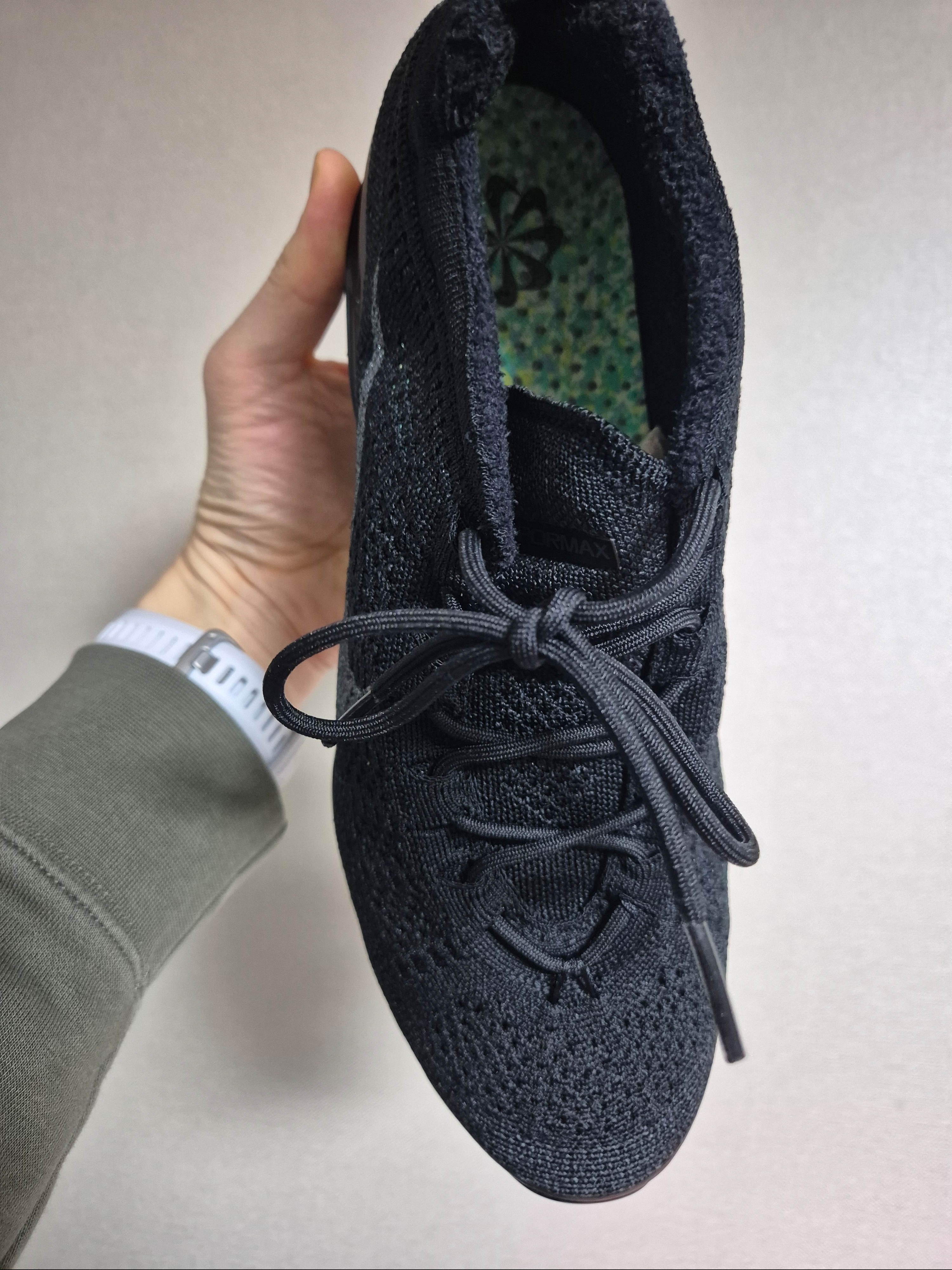 Nike Air VaporMax 2023 Flyknit Triple Black 착용 스타일 - 2