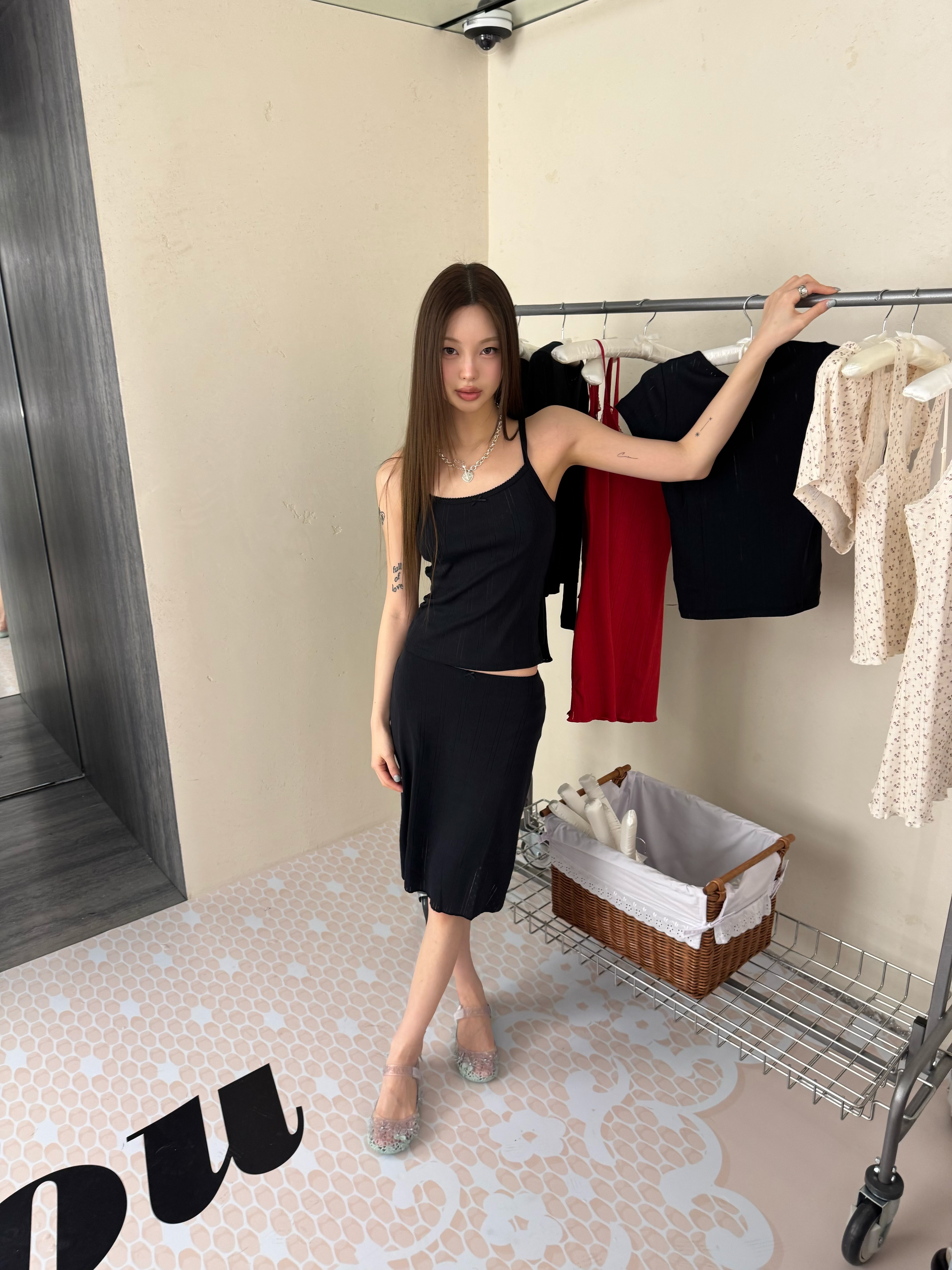 [KREAM 단독] Cou Cou Intimates Women The Slip Skirt Black - 26SS, [KREAM 단독] Cou Cou Intimates Women The Picot Tank Regular Black - 26SS 착용 스타일 - 2