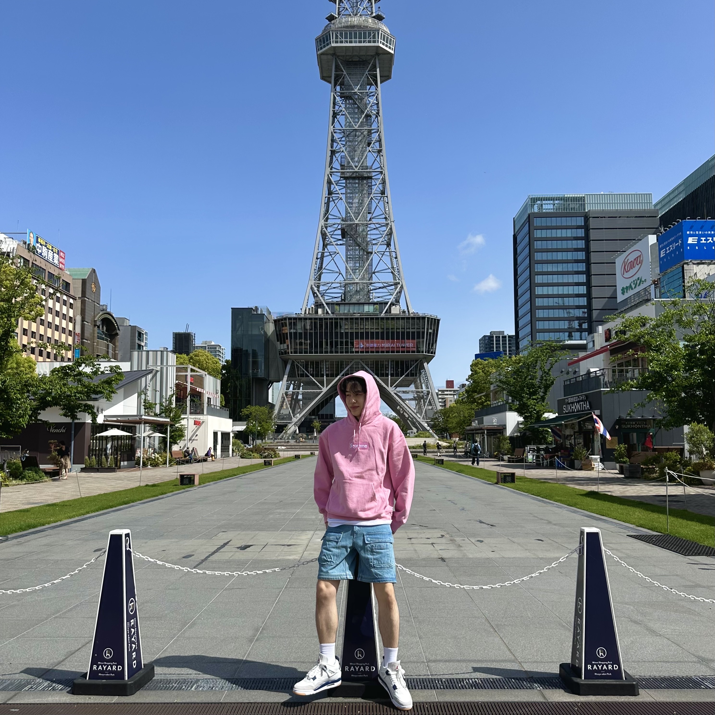 Supreme Box Logo Hooded Sweatshirt Dusty Pink - 24FW, Supreme Zip-Off Utility Pants Denim - 21FW 착용 스타일